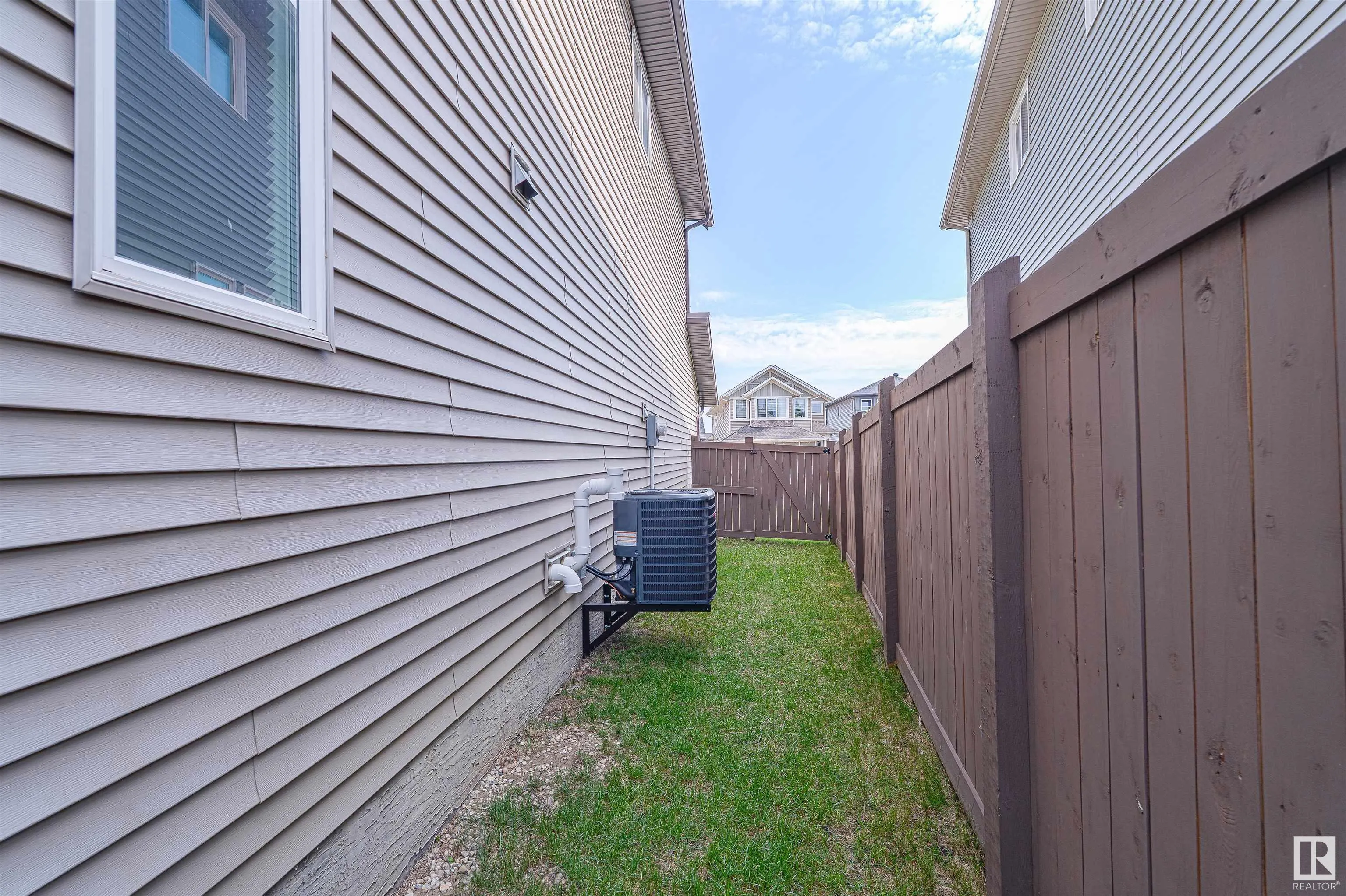 3411 PARKER Loop
