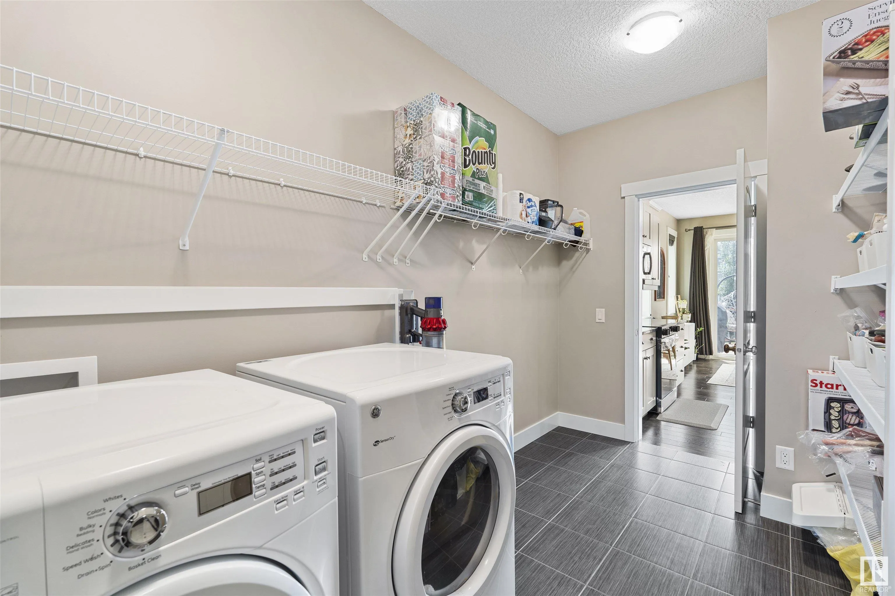 3411 PARKER Loop