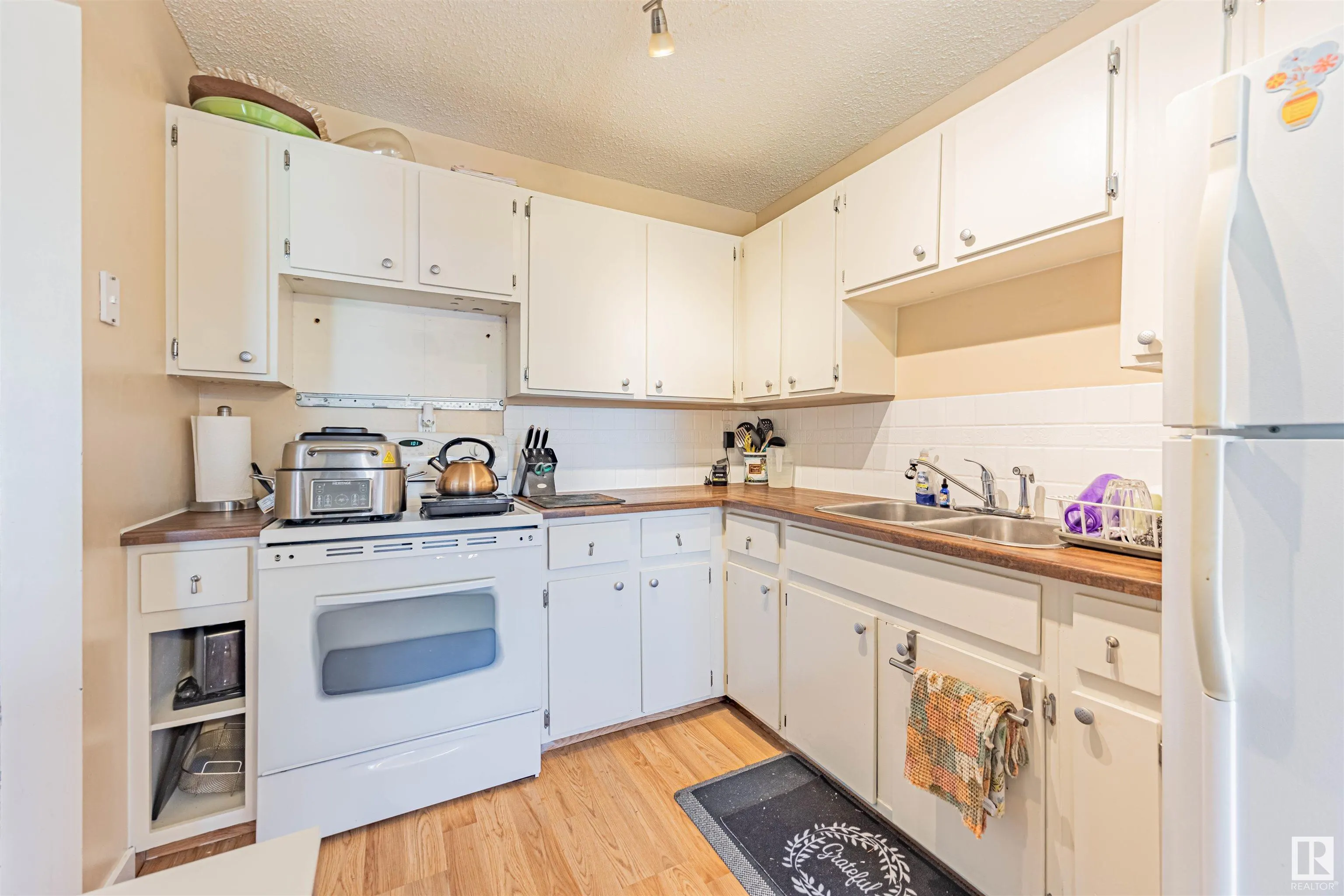 296 KNOTTWOOD North Road