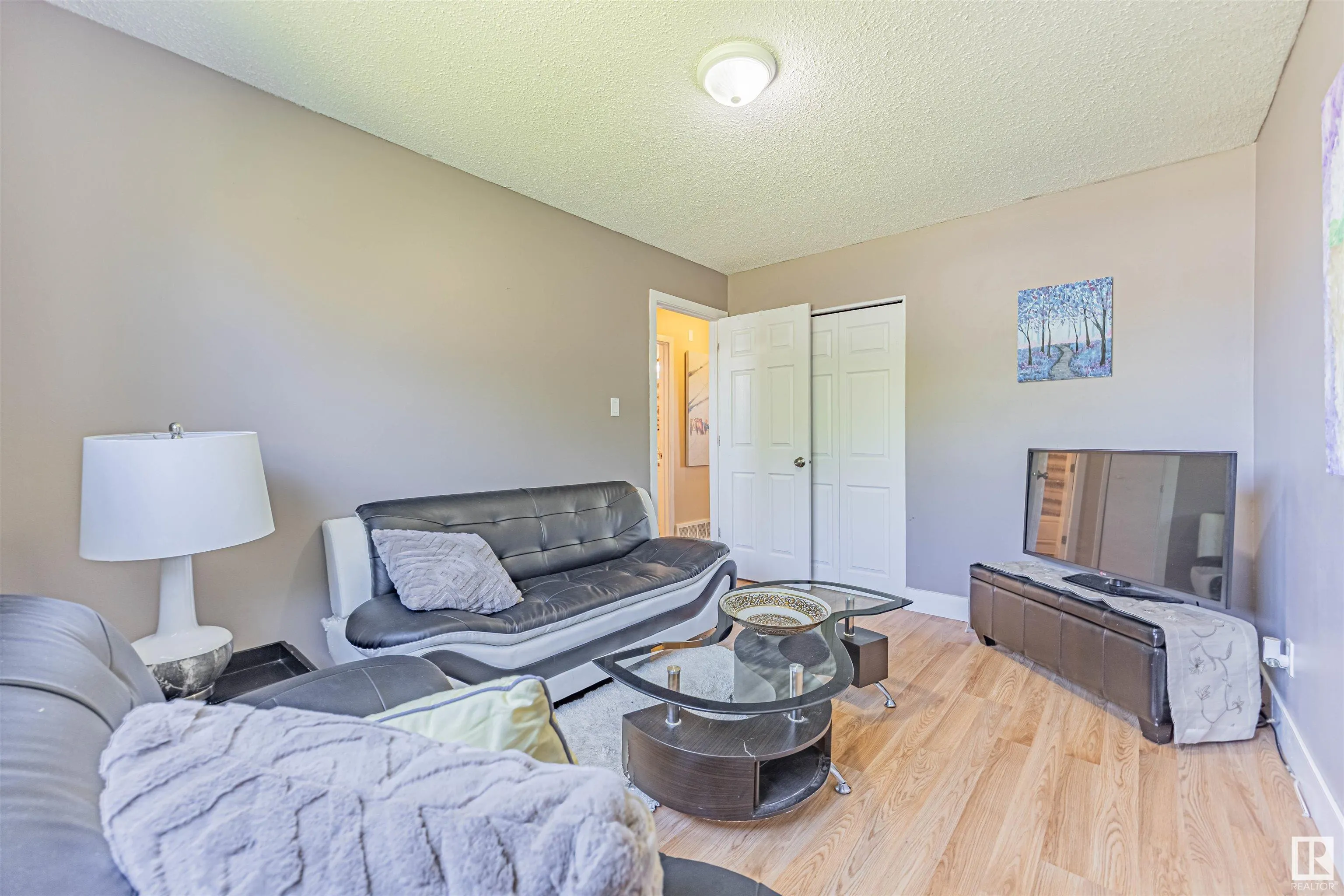 296 KNOTTWOOD North Road