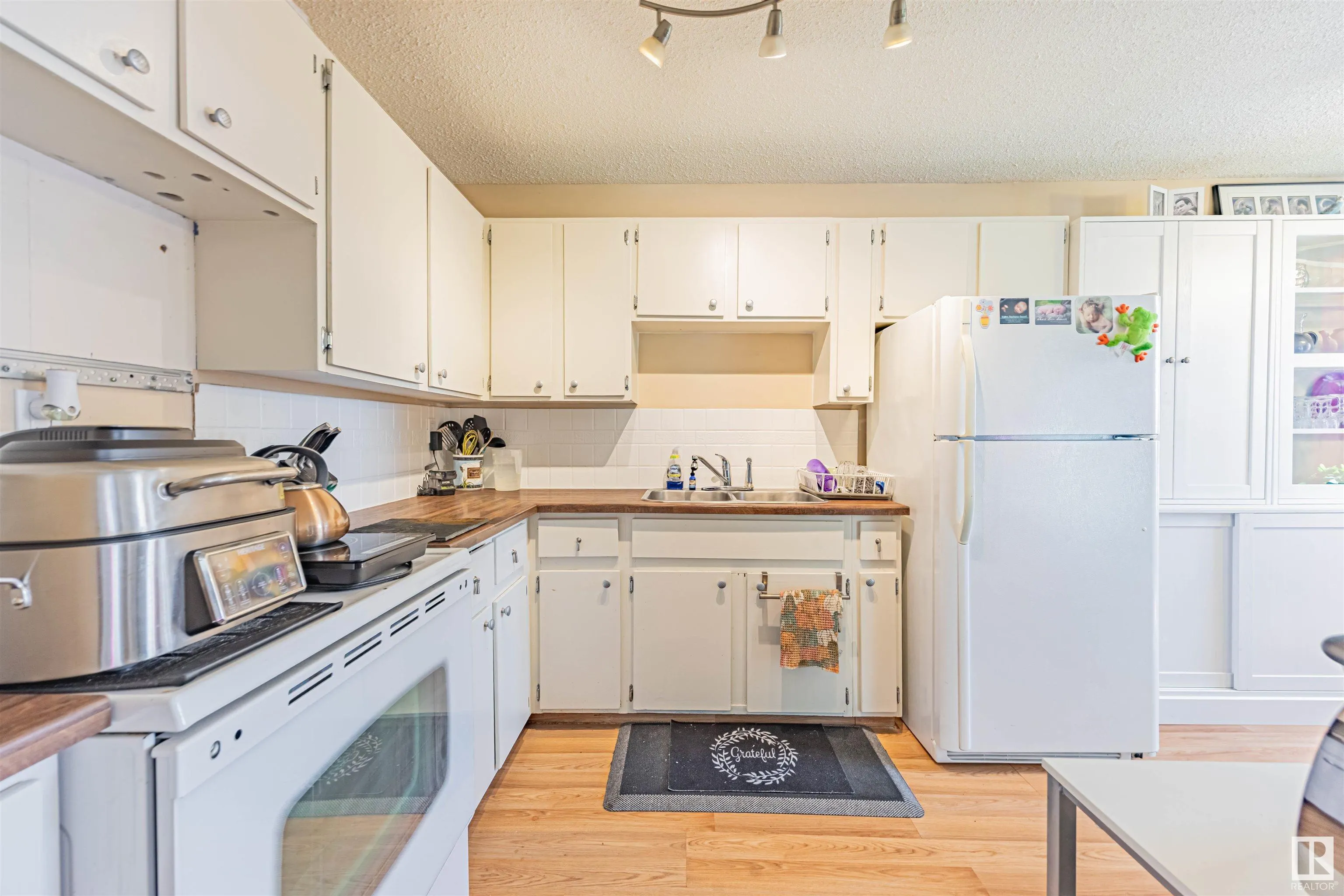296 KNOTTWOOD North Road