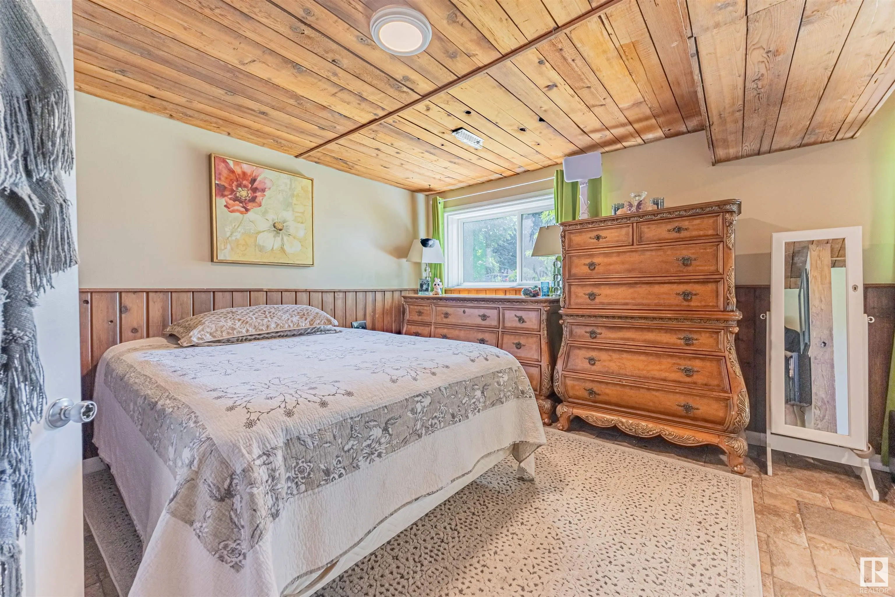 296 KNOTTWOOD North Road