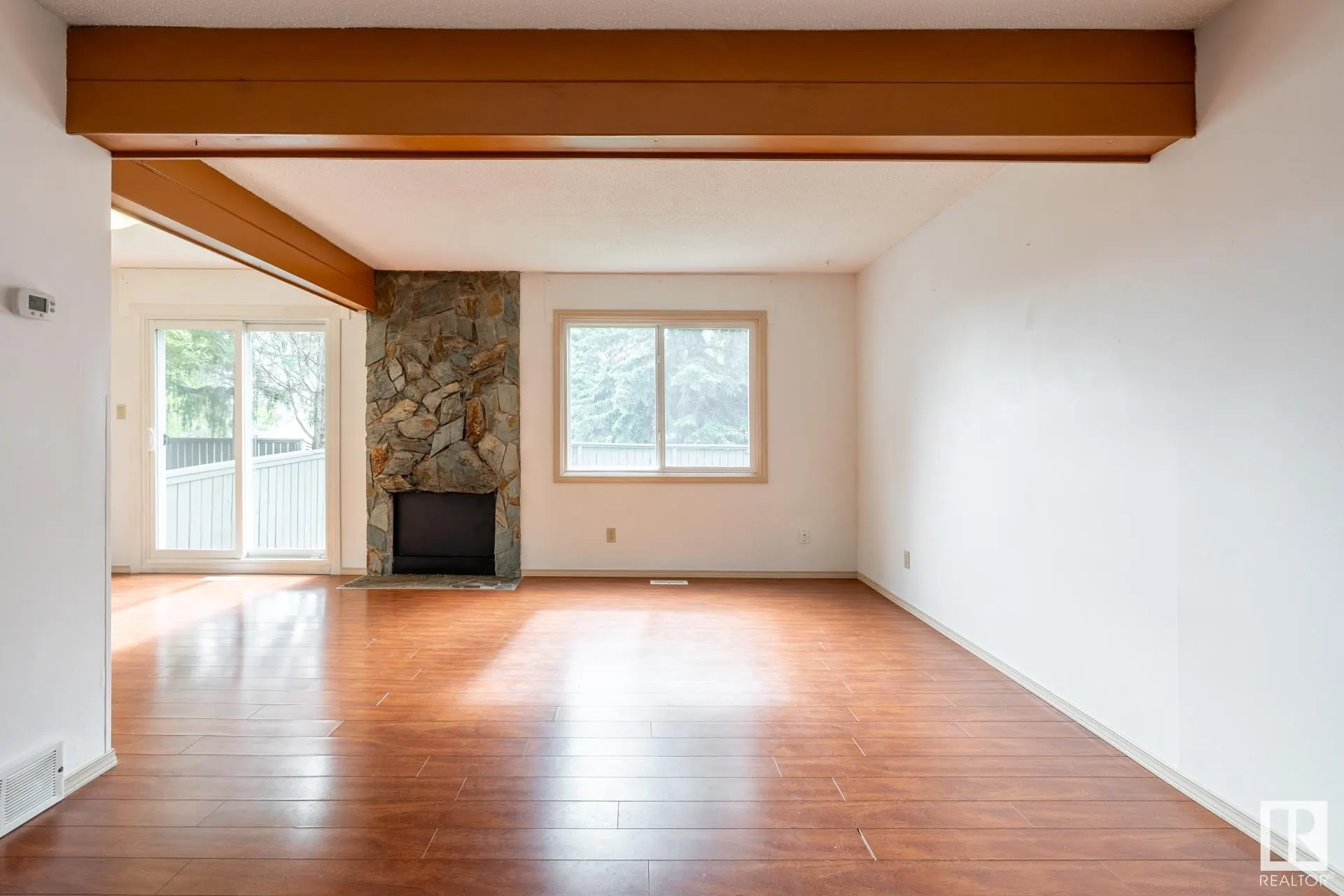 535 WILLOW Court