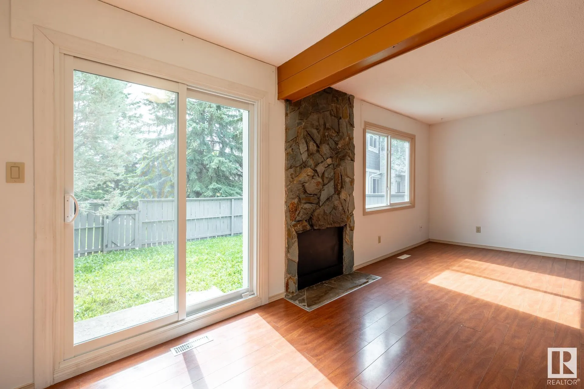 535 WILLOW Court