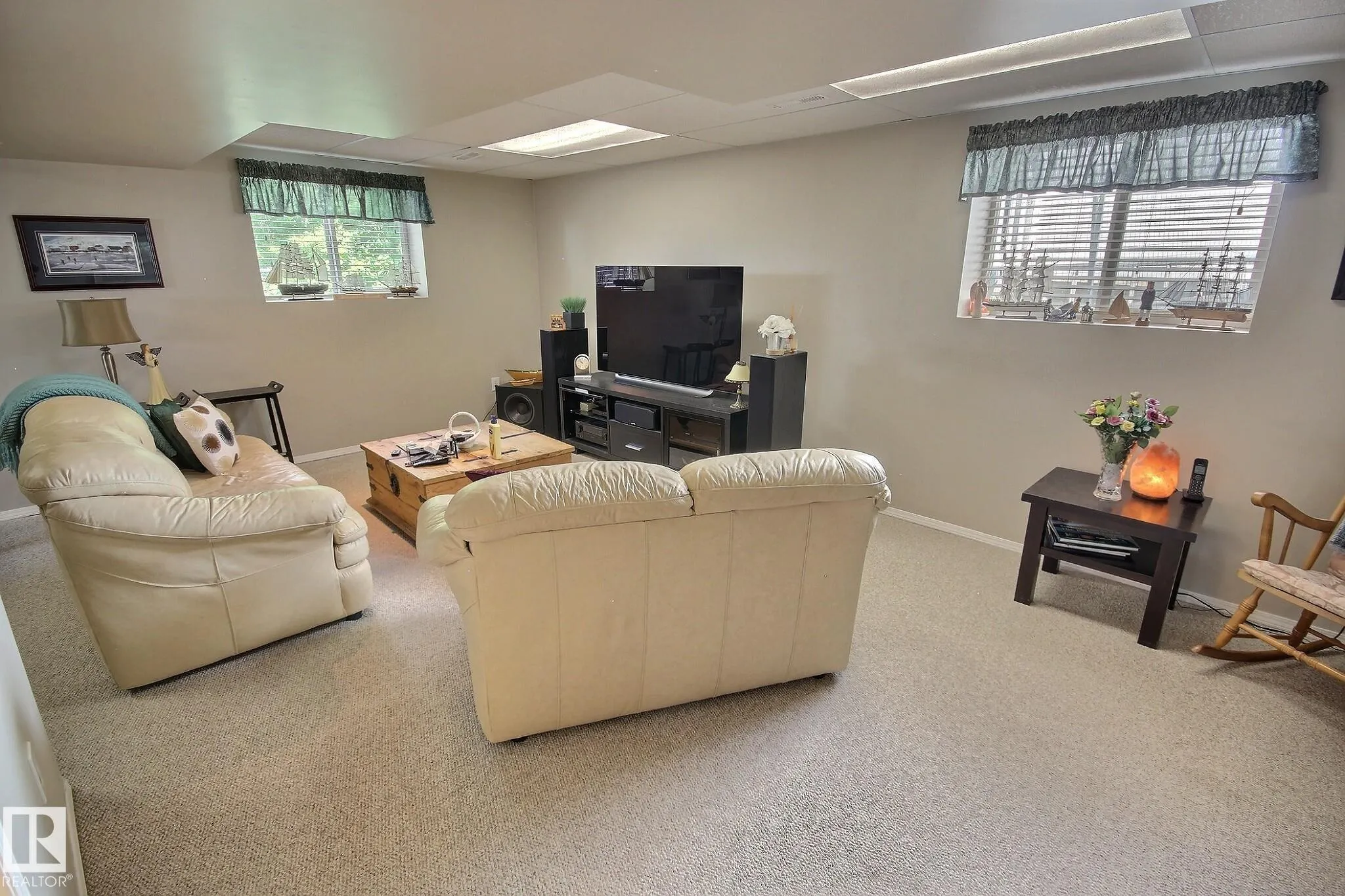 428 RAINBOW Crescent