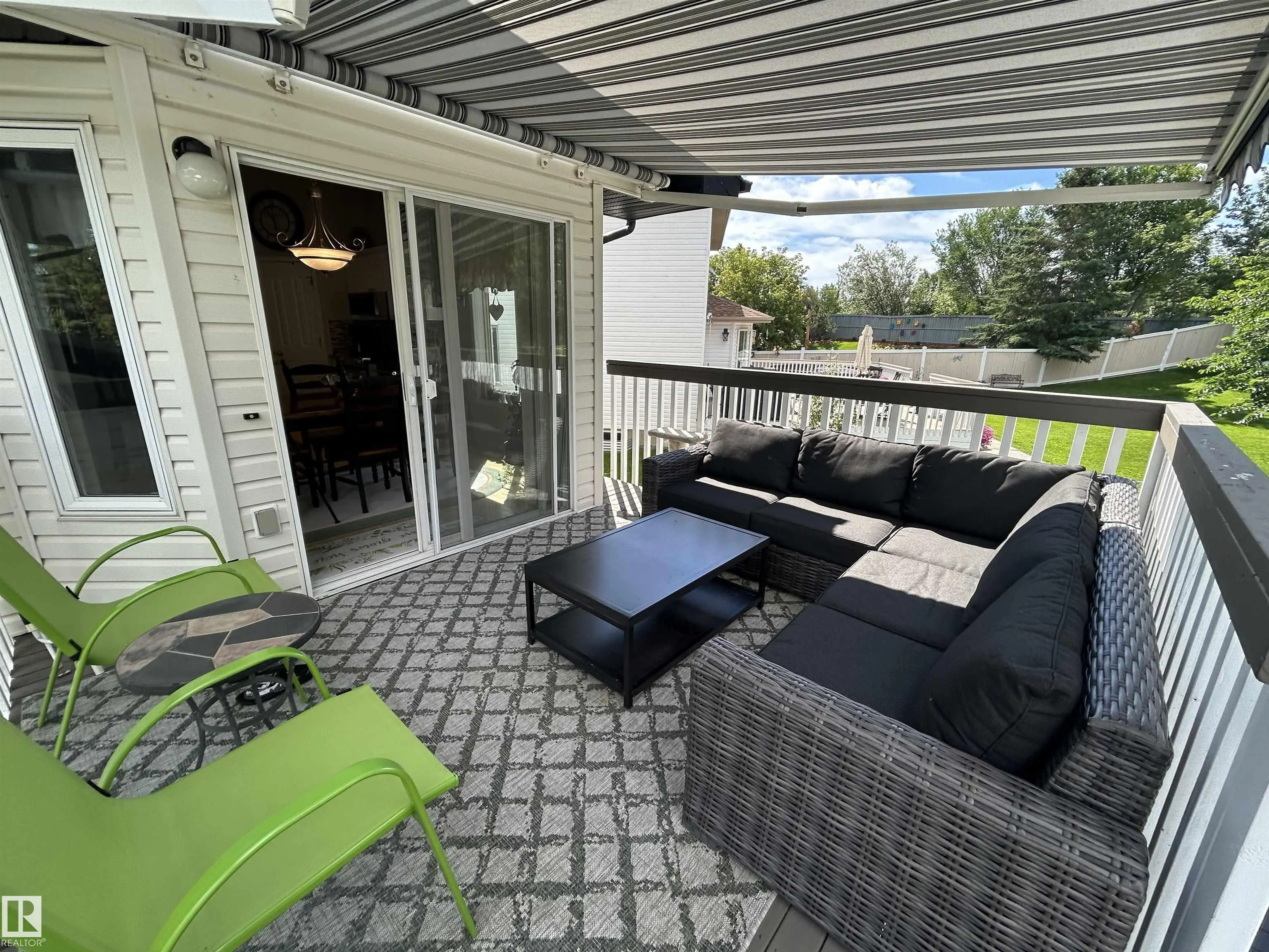 428 RAINBOW Crescent