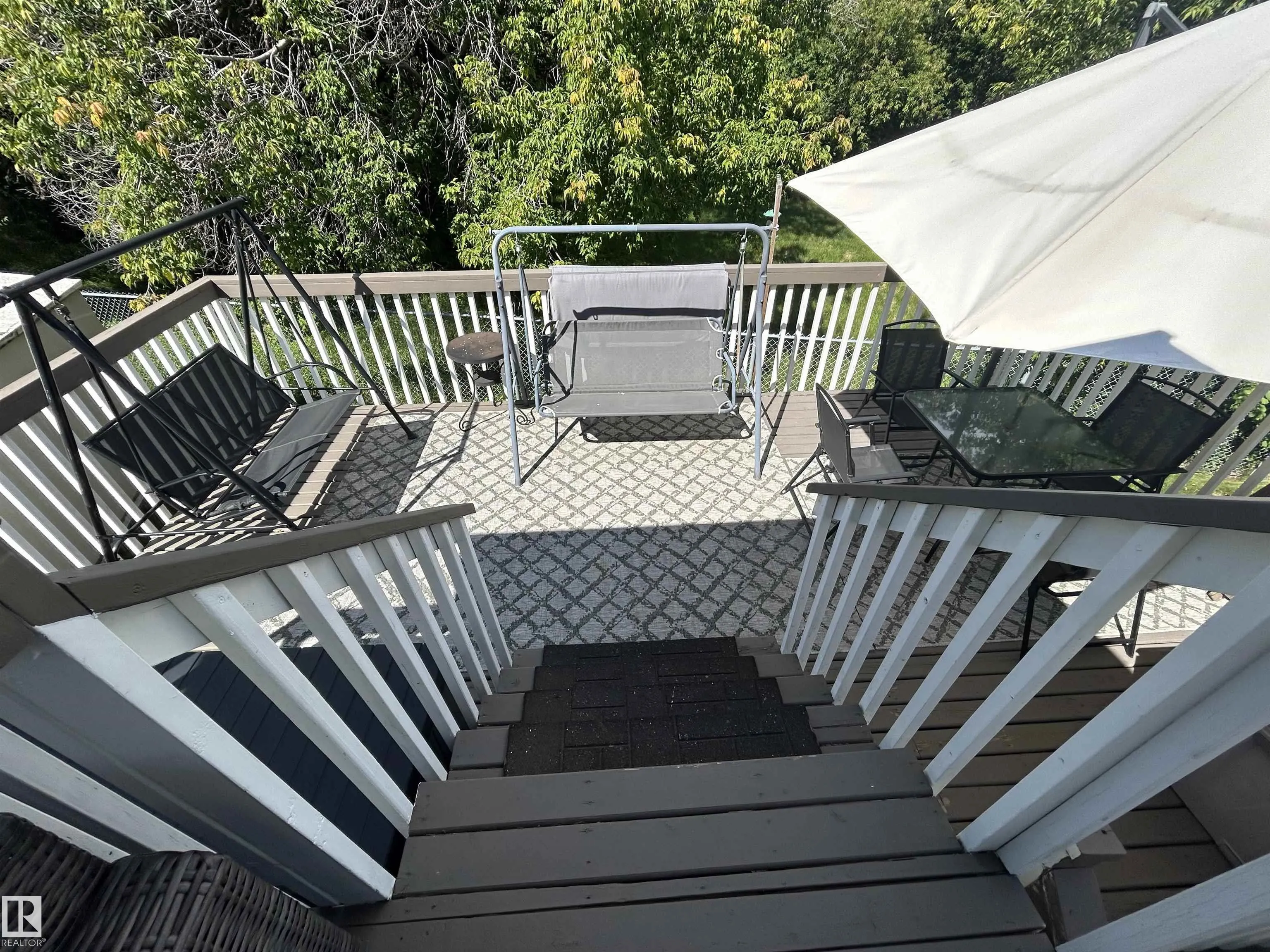 428 RAINBOW Crescent