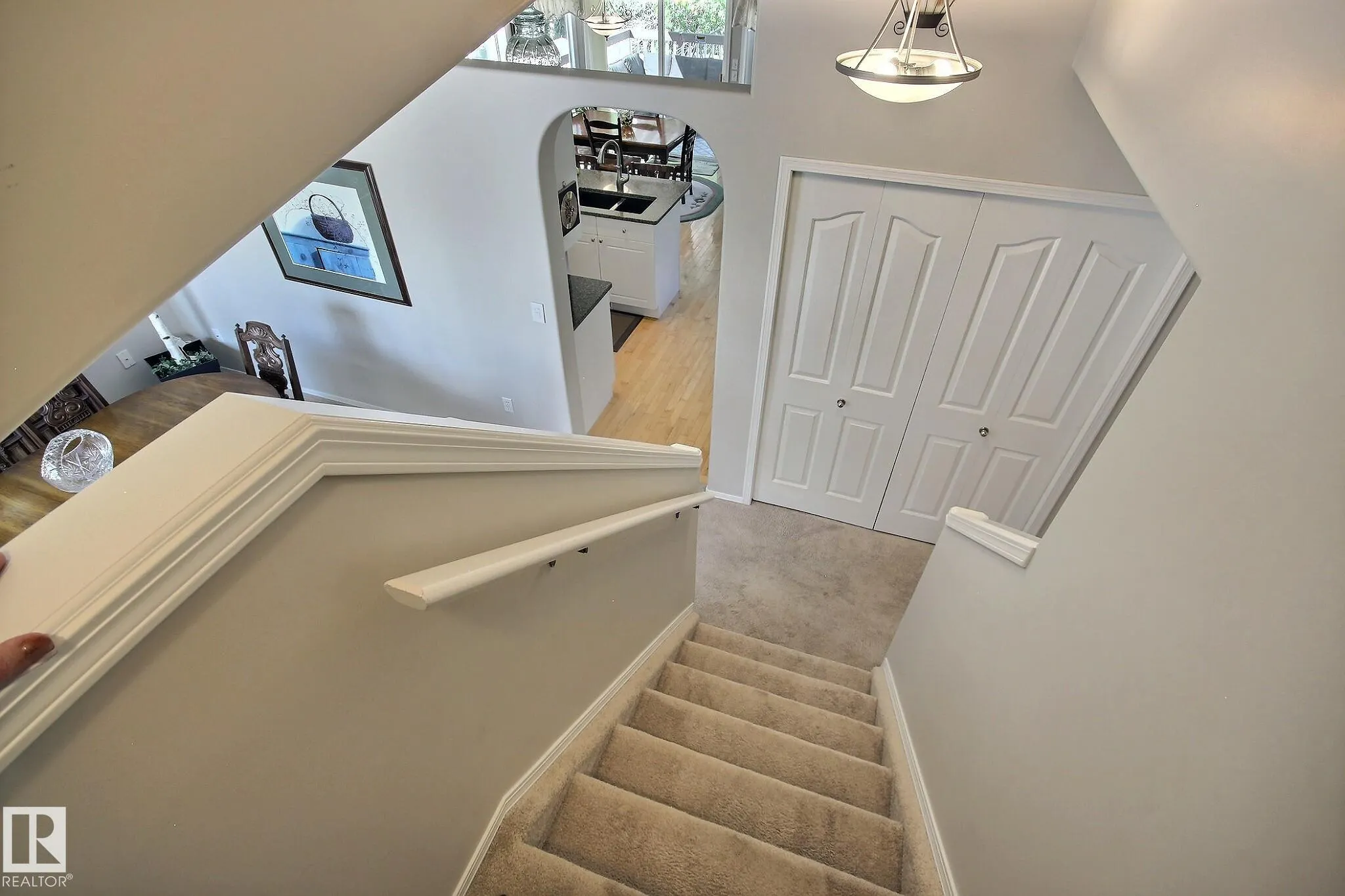 428 RAINBOW Crescent