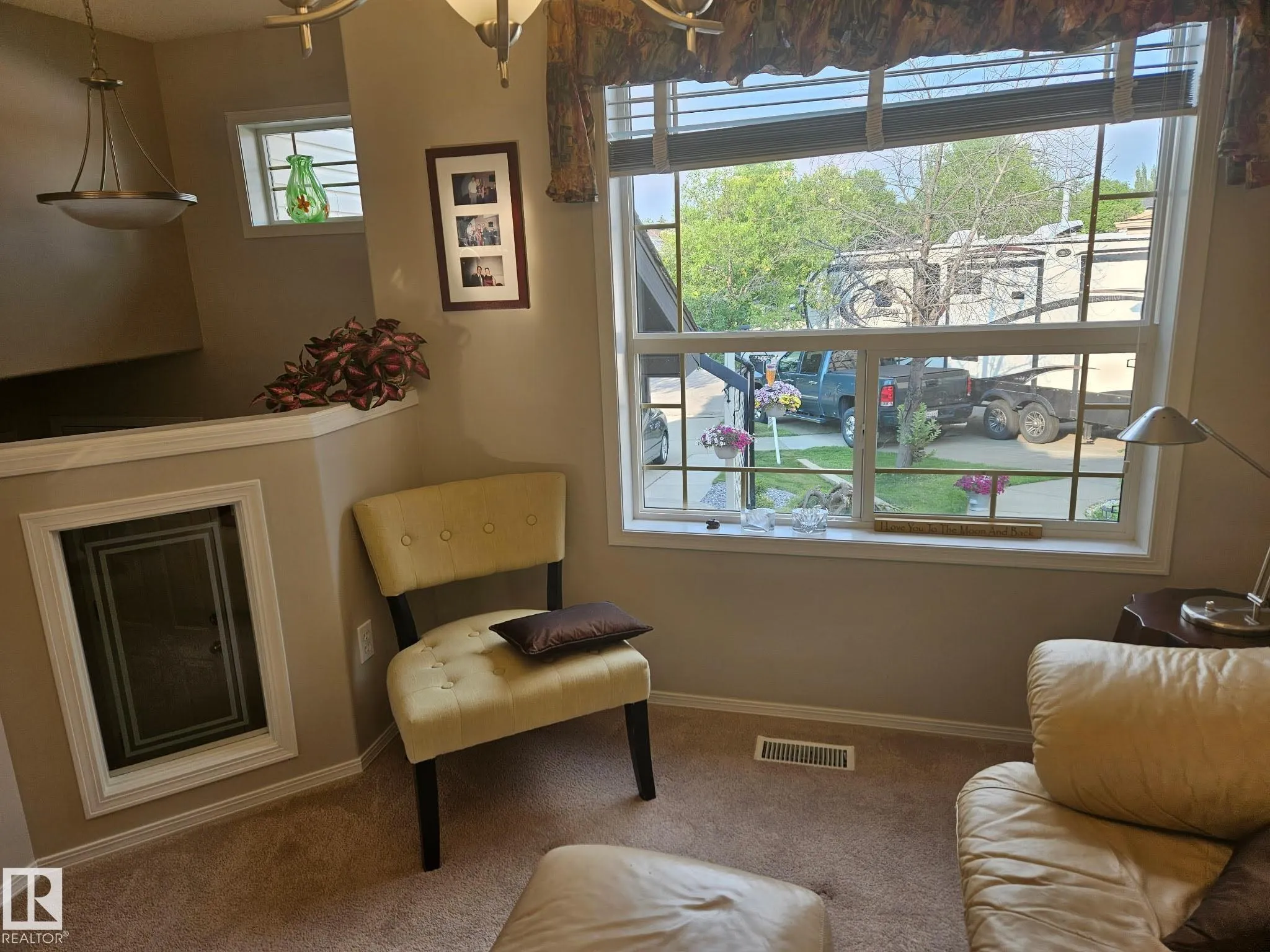 428 RAINBOW Crescent