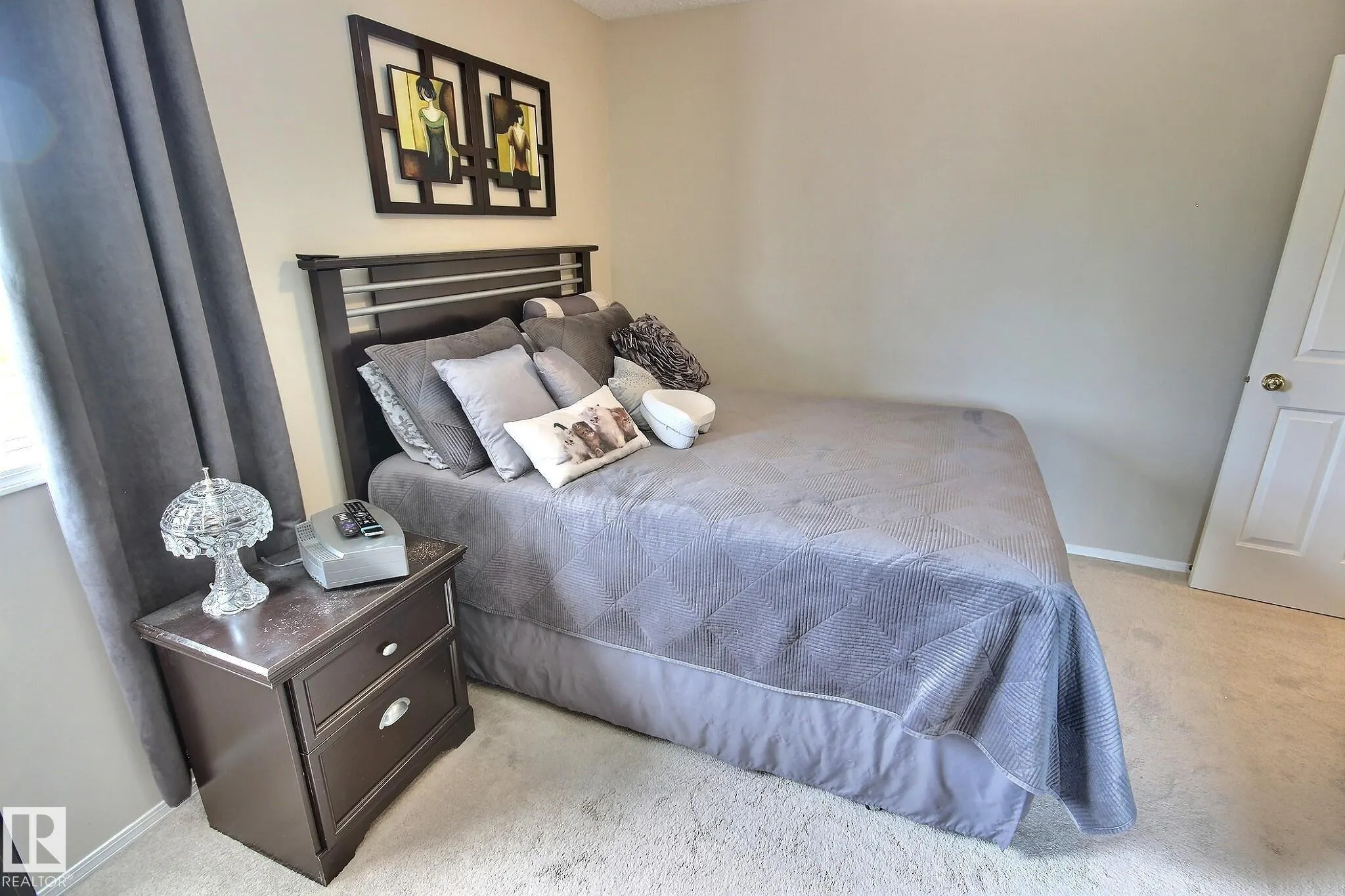 428 RAINBOW Crescent