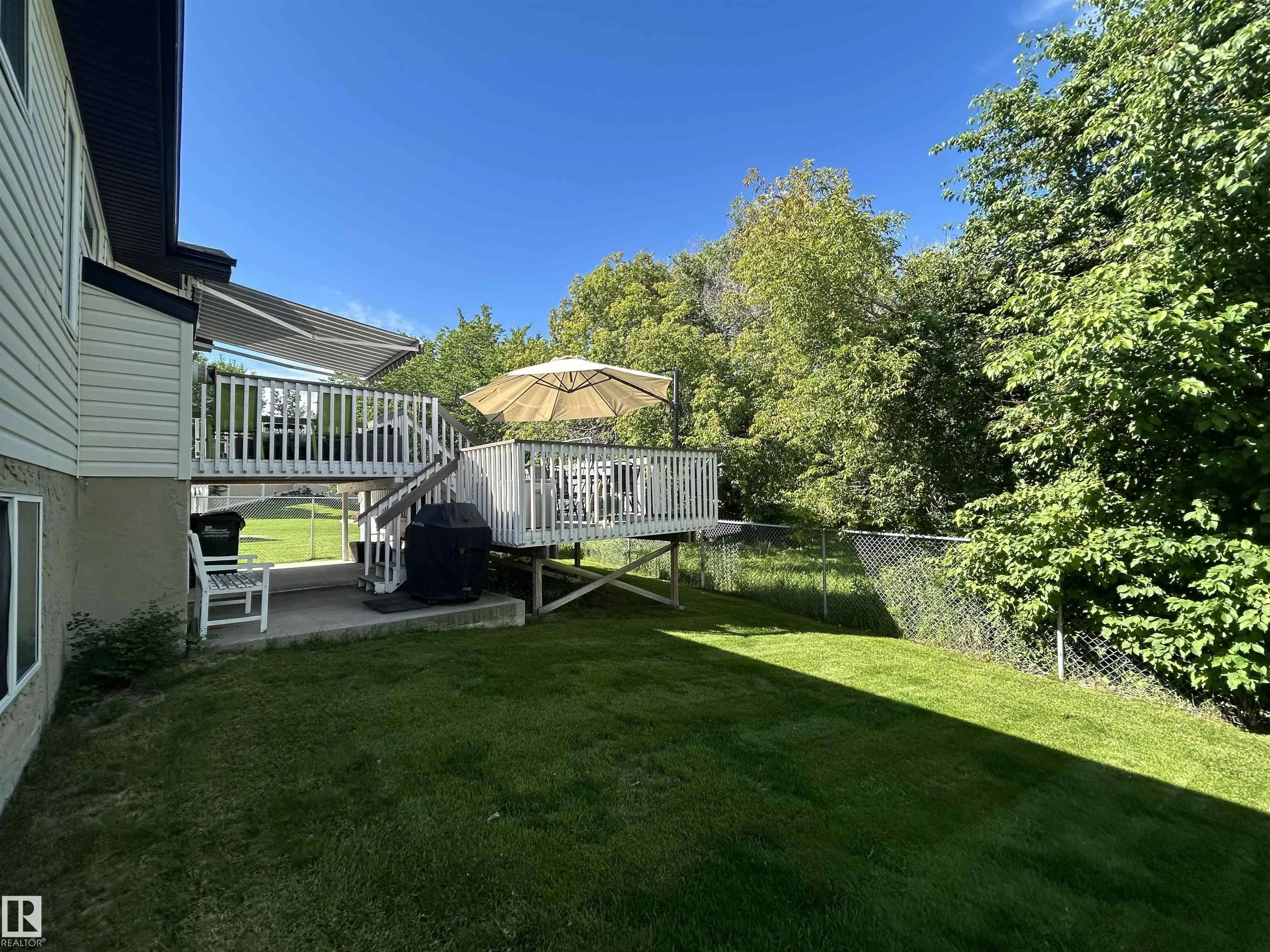 428 RAINBOW Crescent
