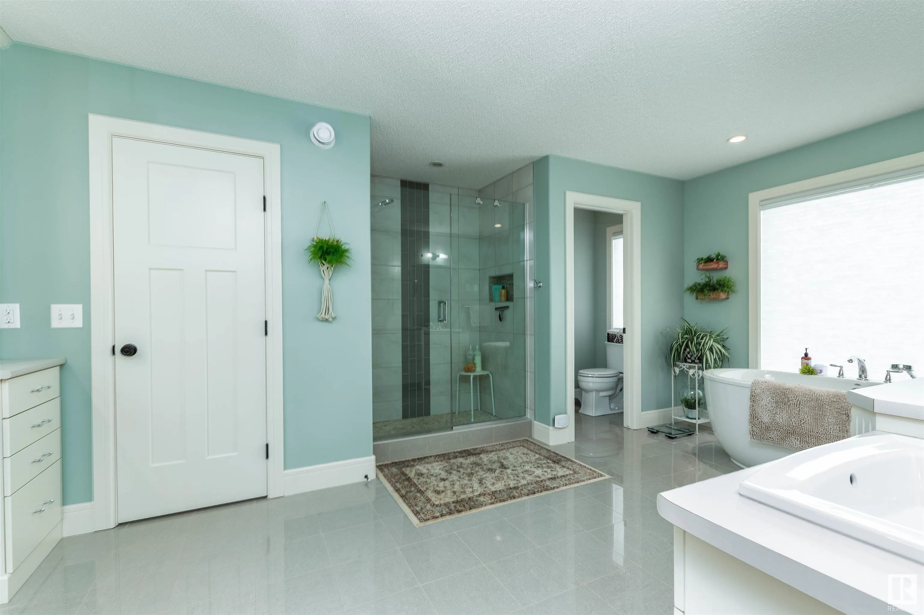 3687 WESTCLIFF Way