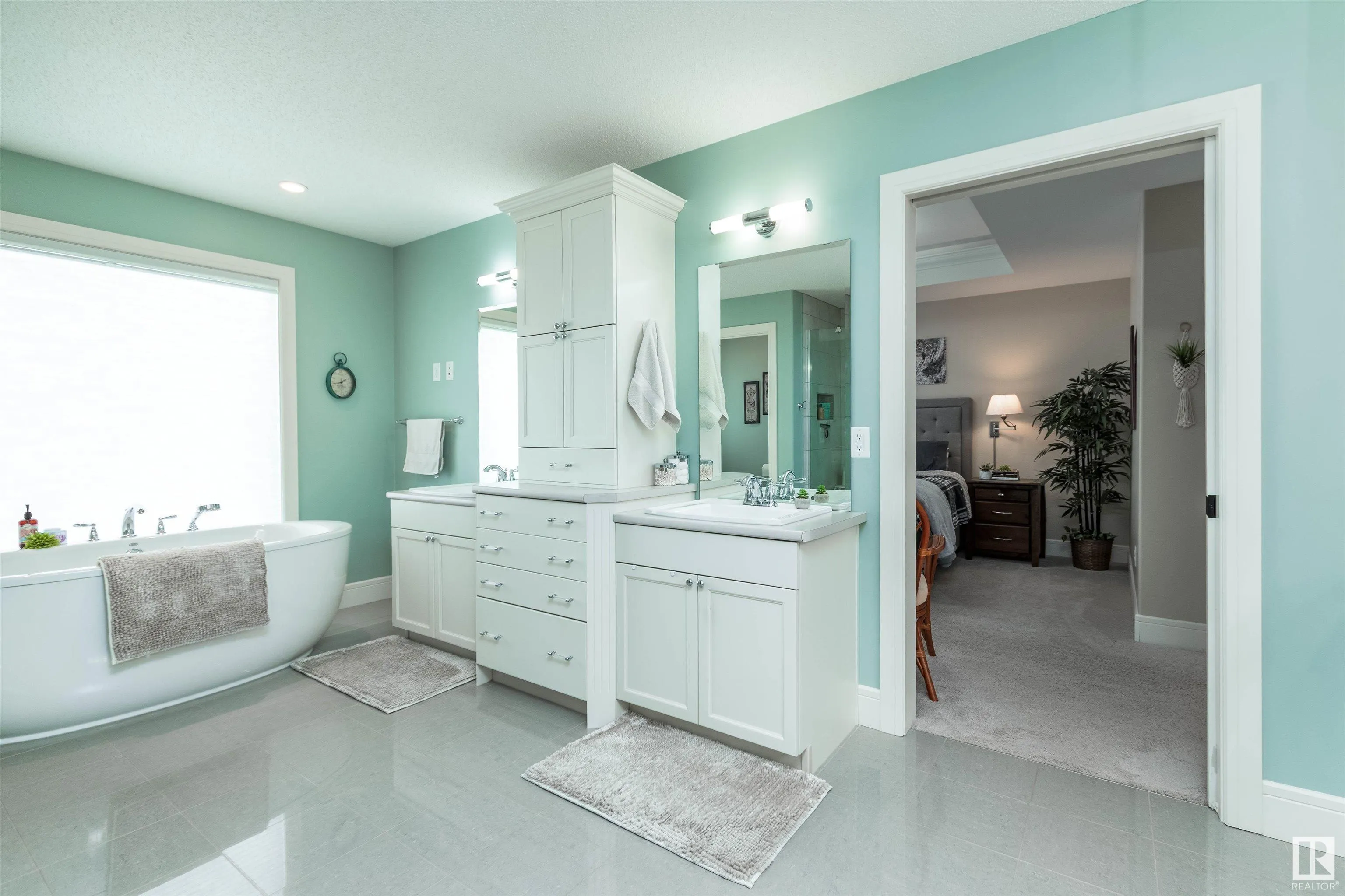 3687 WESTCLIFF Way