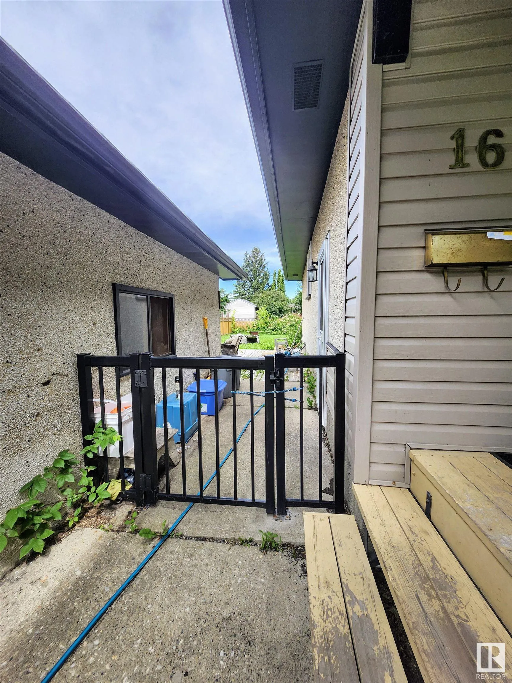 16 RAVEN Drive