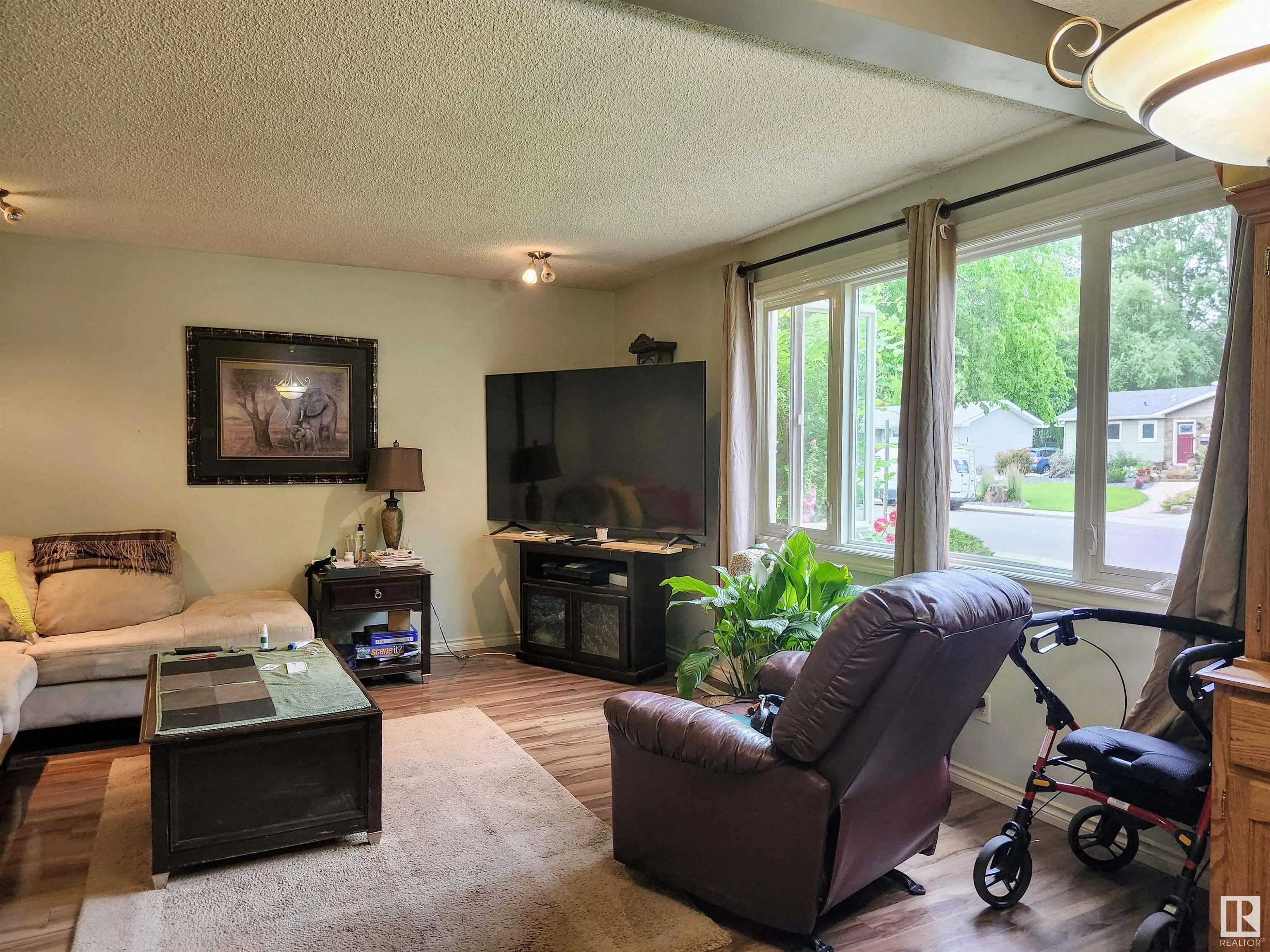 16 RAVEN Drive