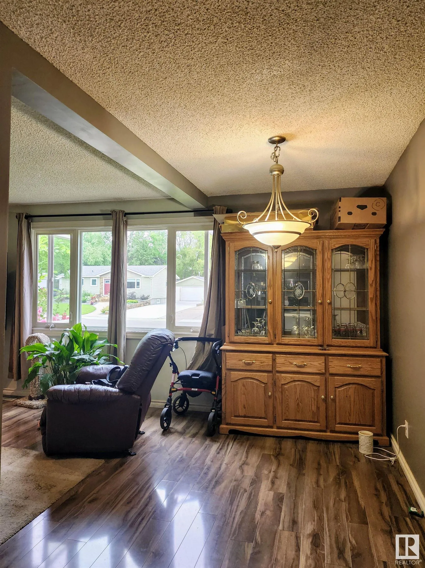 16 RAVEN Drive