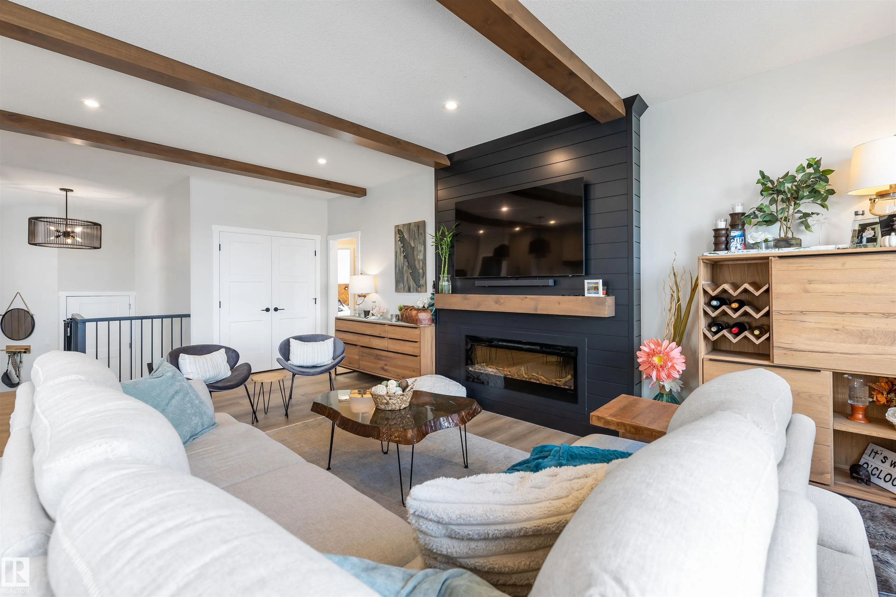 118 LILAC Close