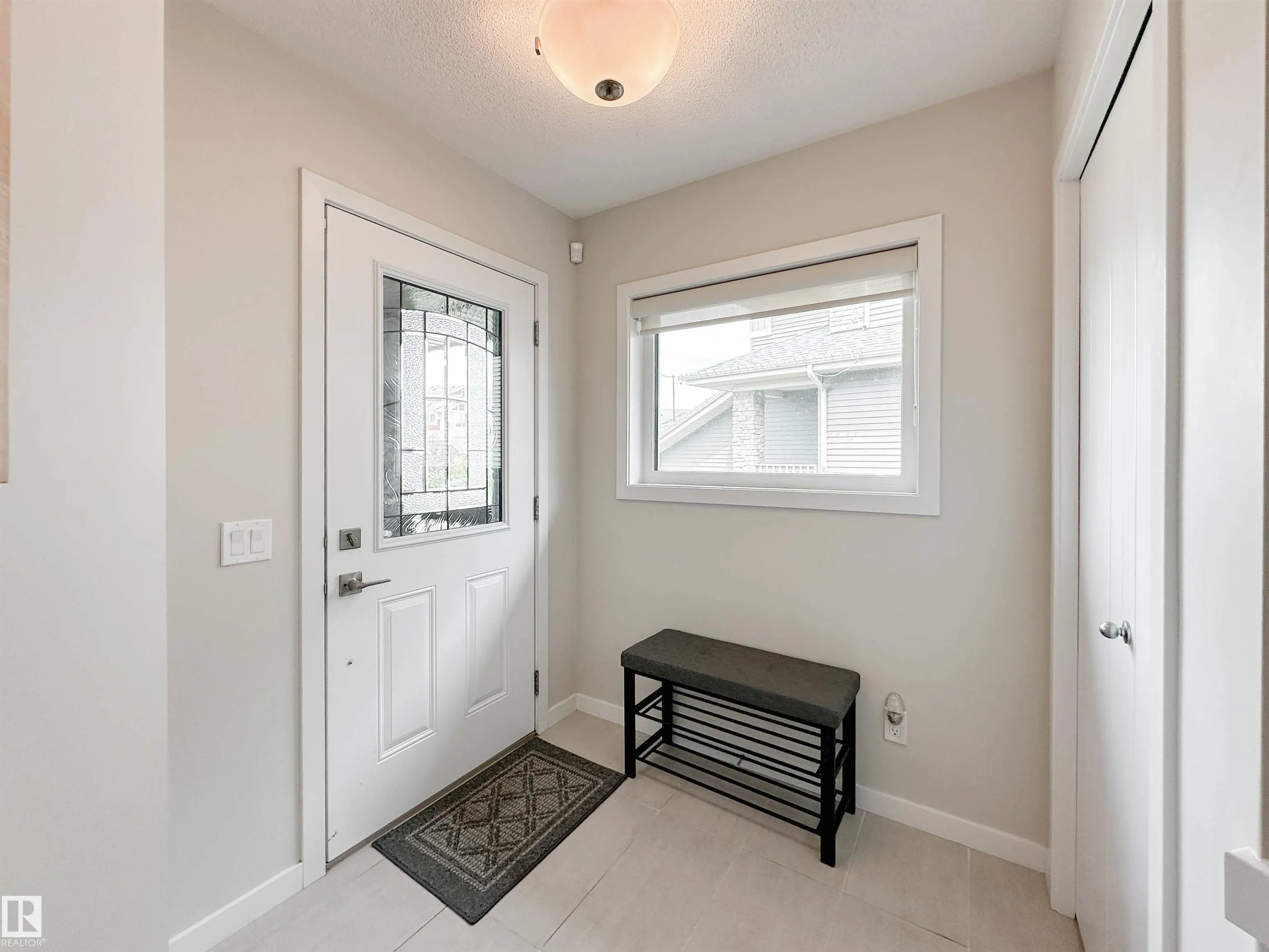 27 JAMES Crescent
