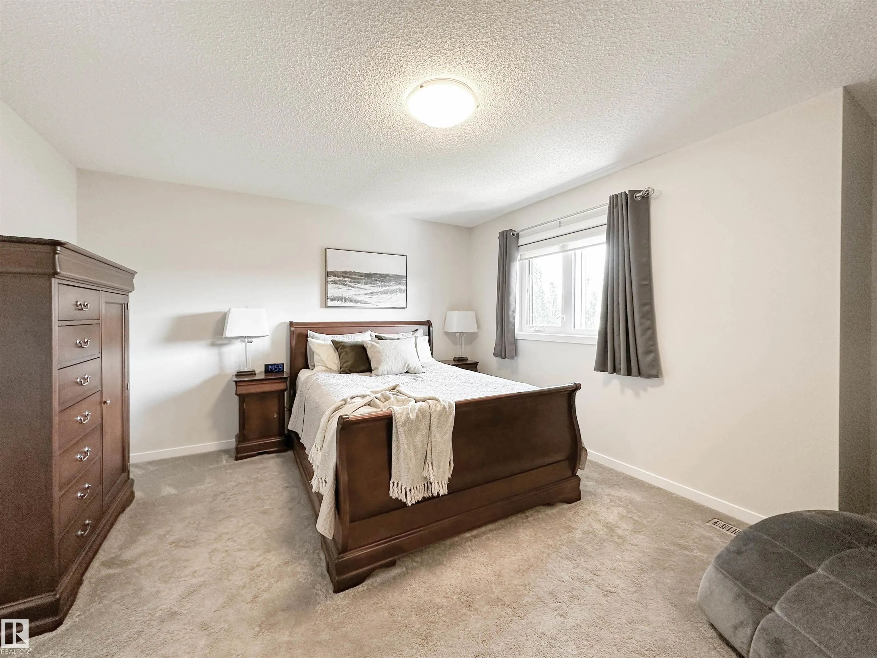 27 JAMES Crescent