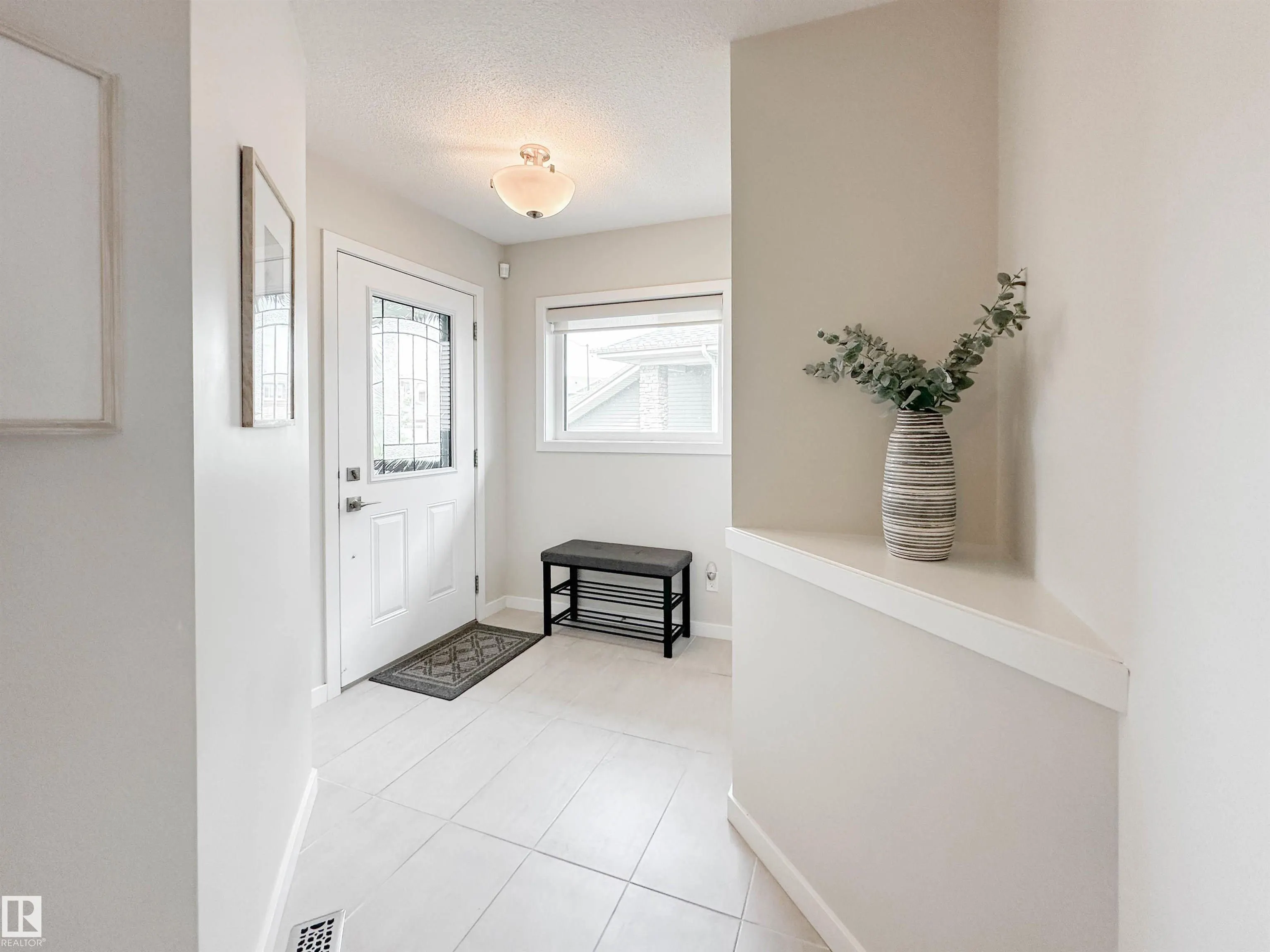27 JAMES Crescent
