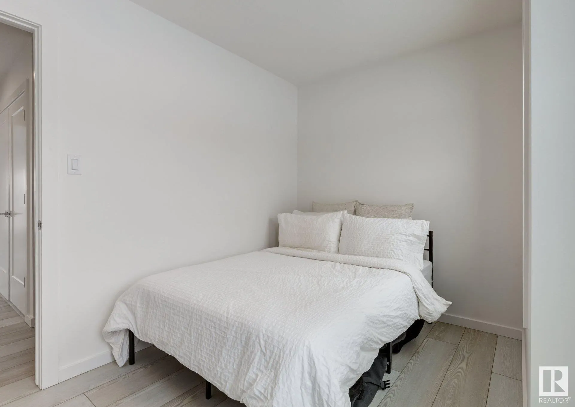5 RONDEAU Drive