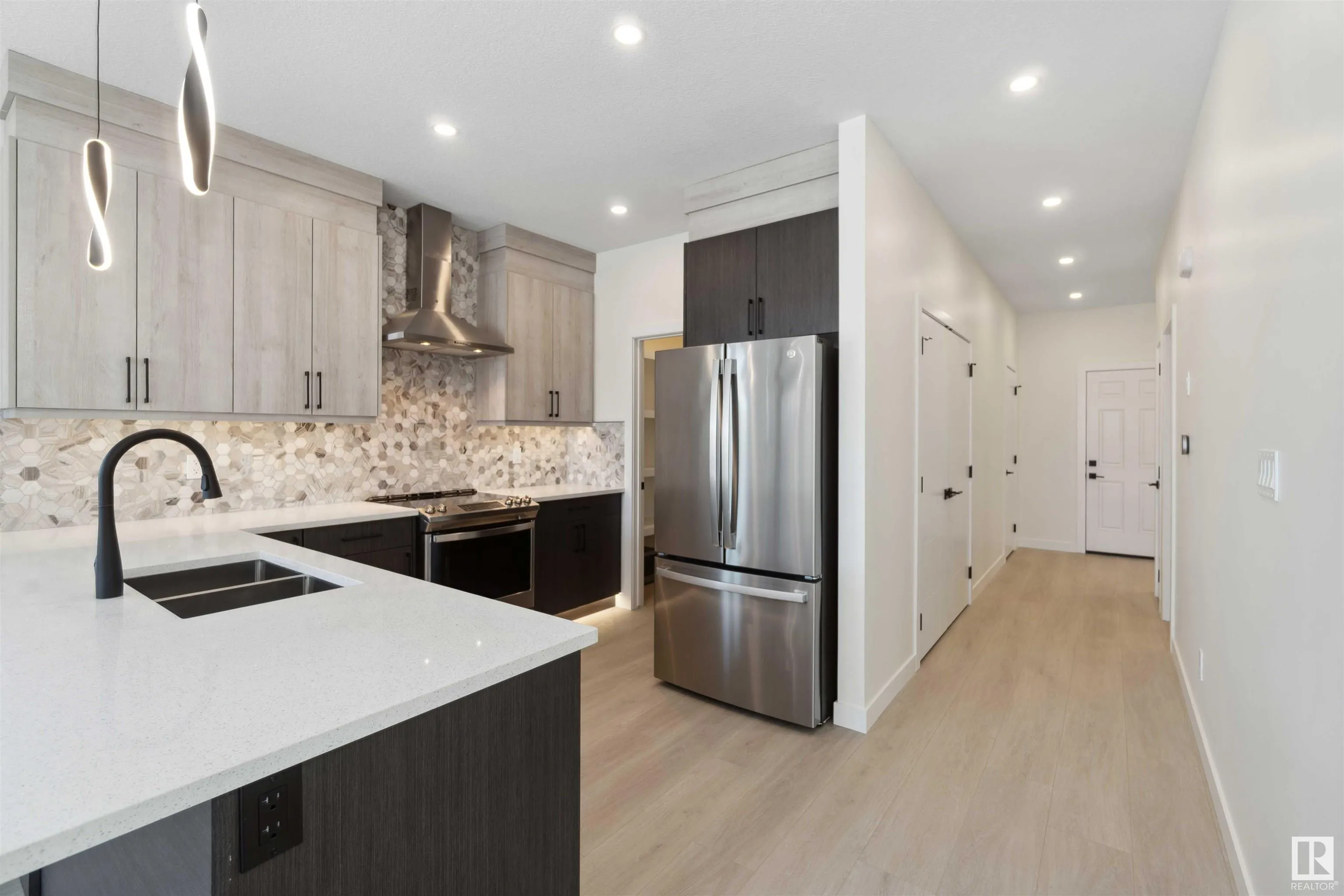 15 BRUNSWYCK Crescent