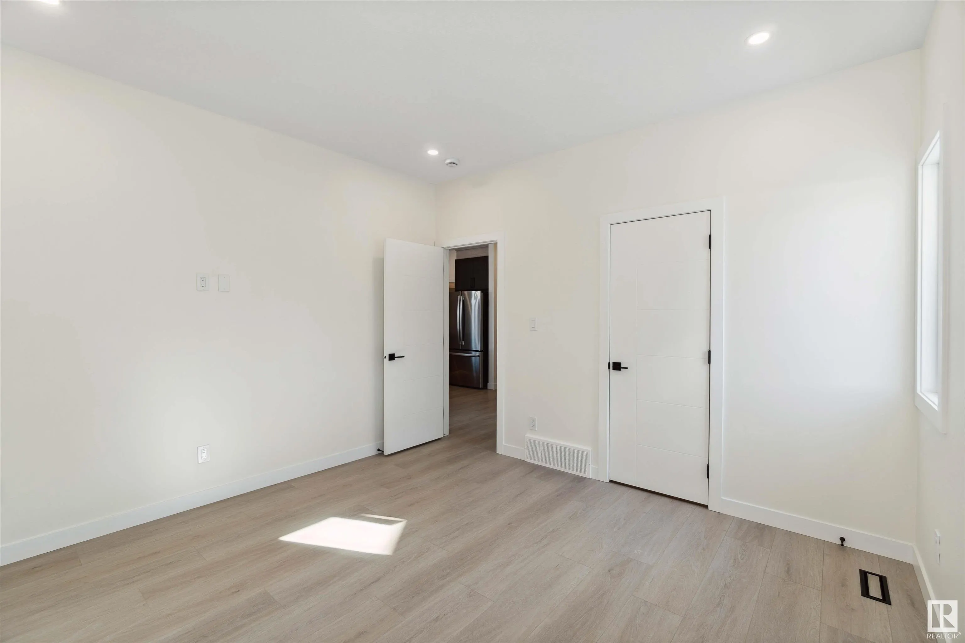 15 BRUNSWYCK Crescent