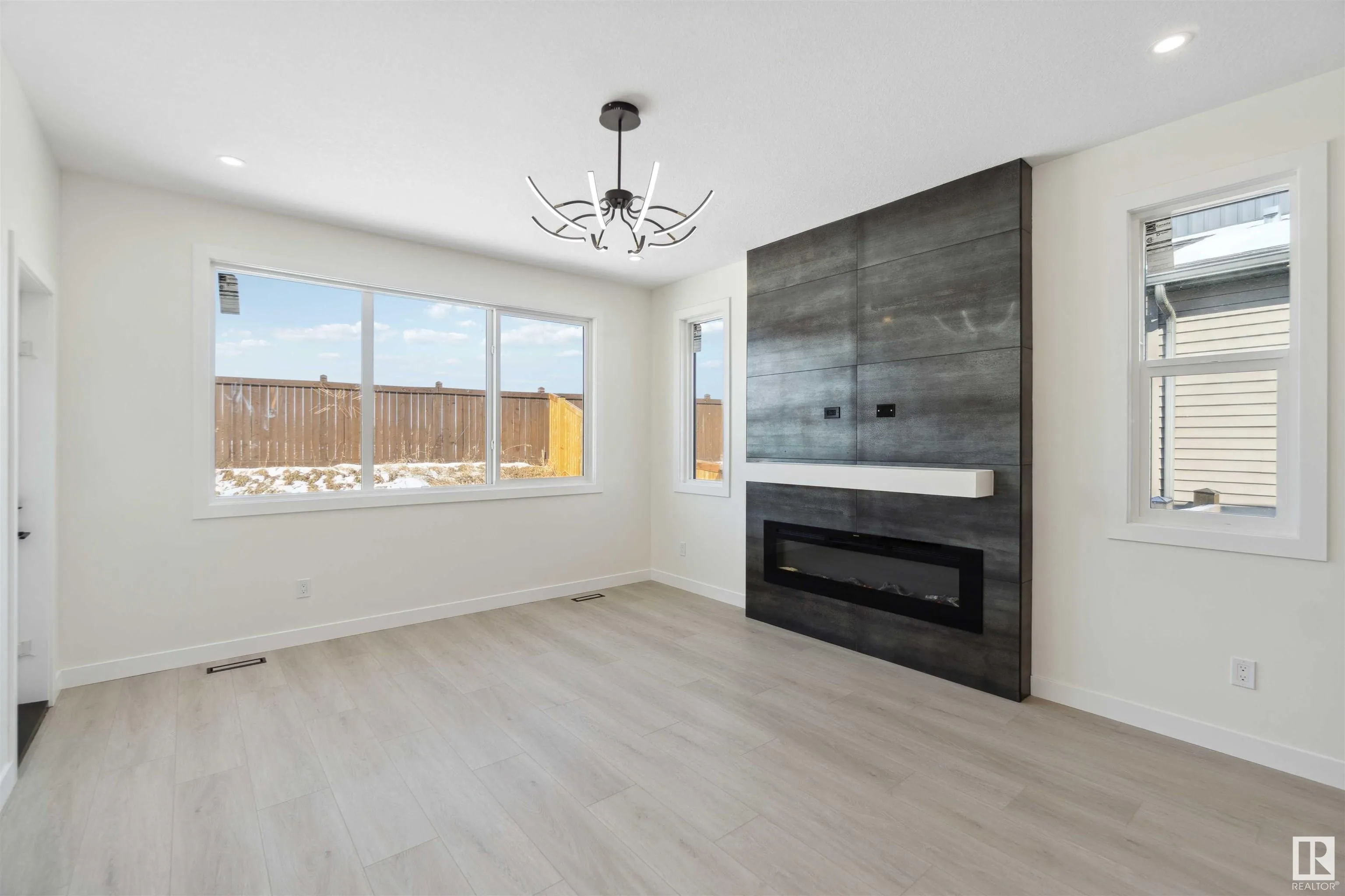 15 BRUNSWYCK Crescent