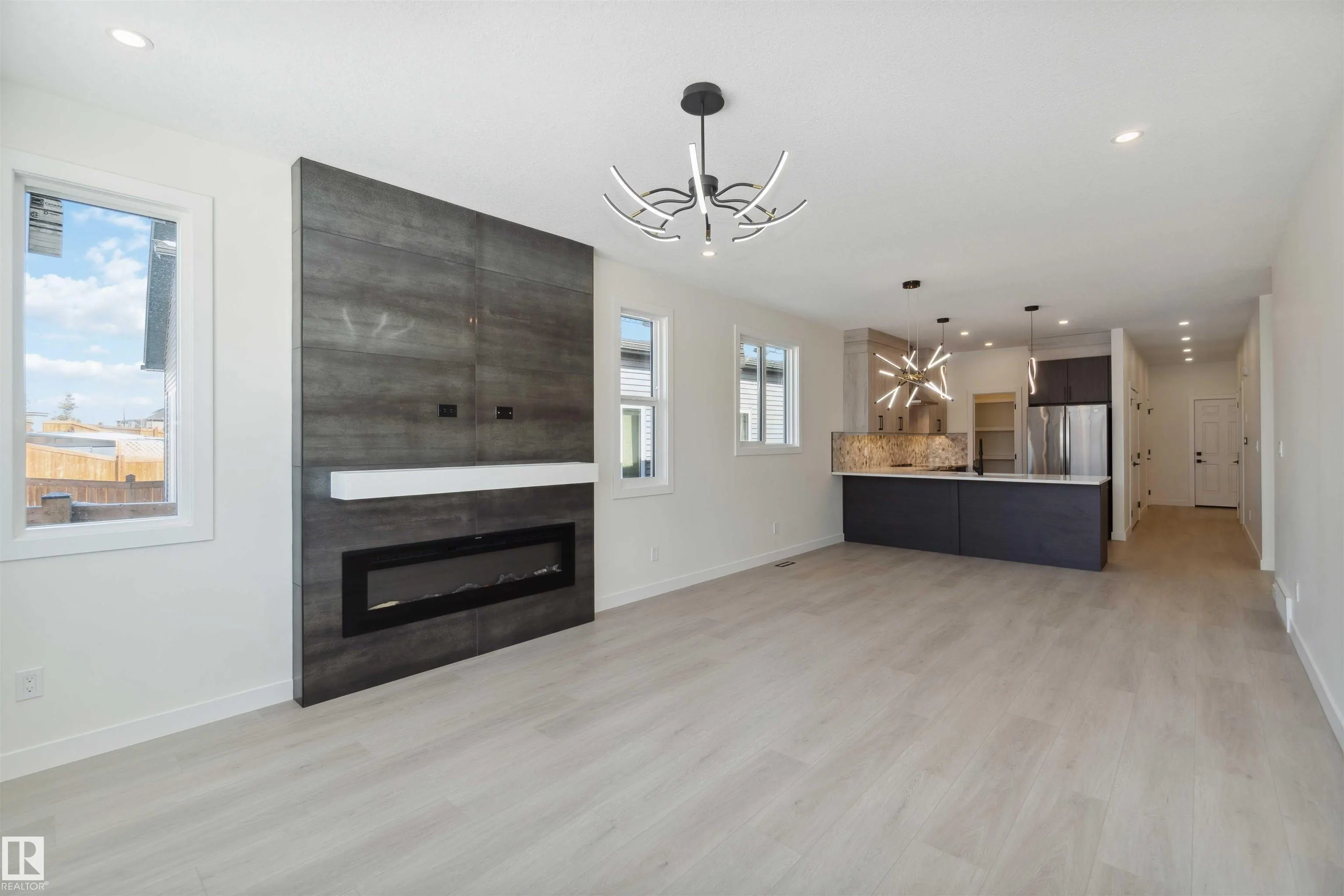15 BRUNSWYCK Crescent