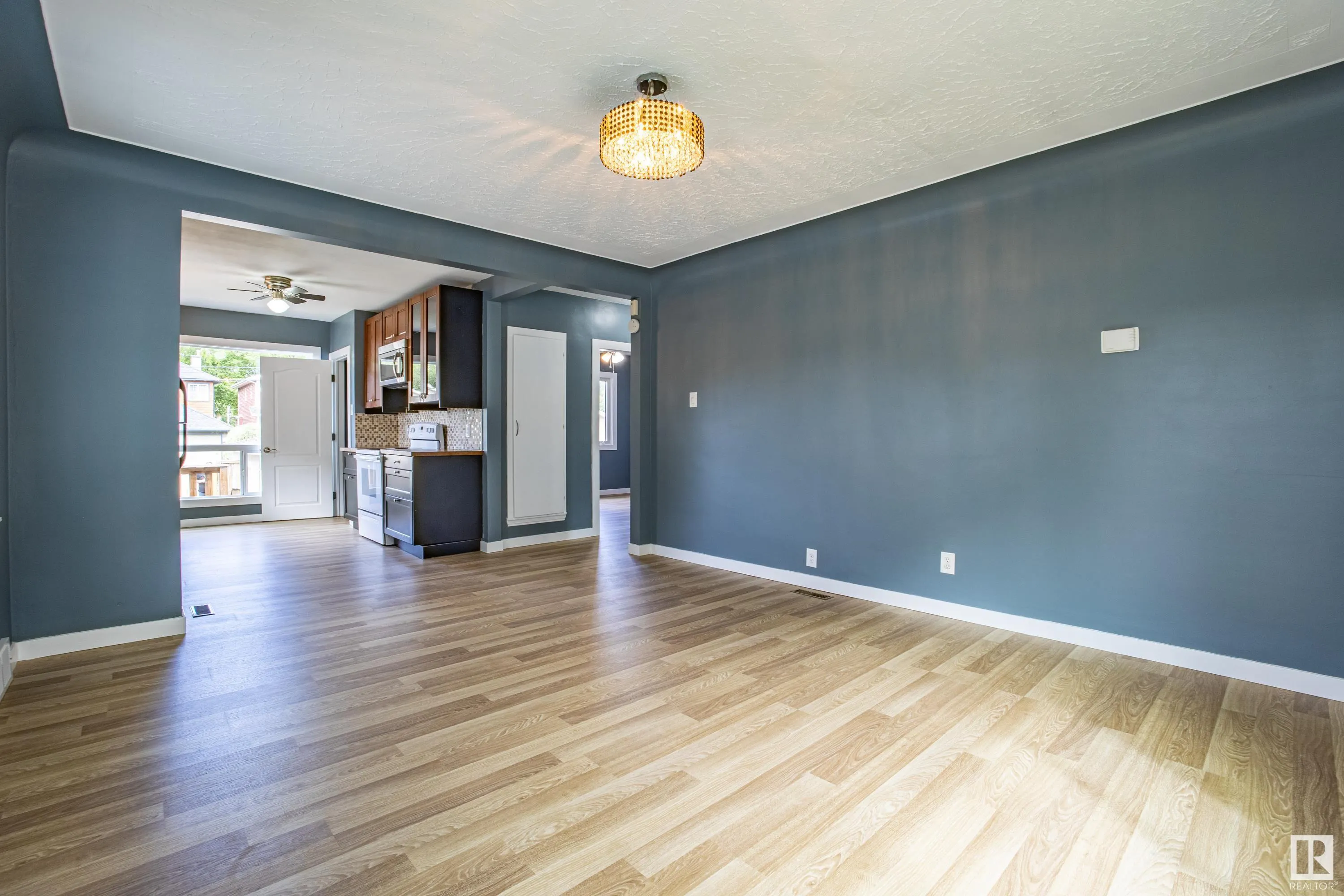11938 56 ST