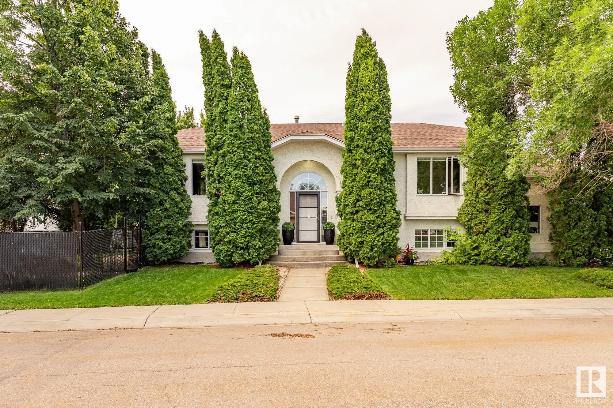 47 CHARLTON Road