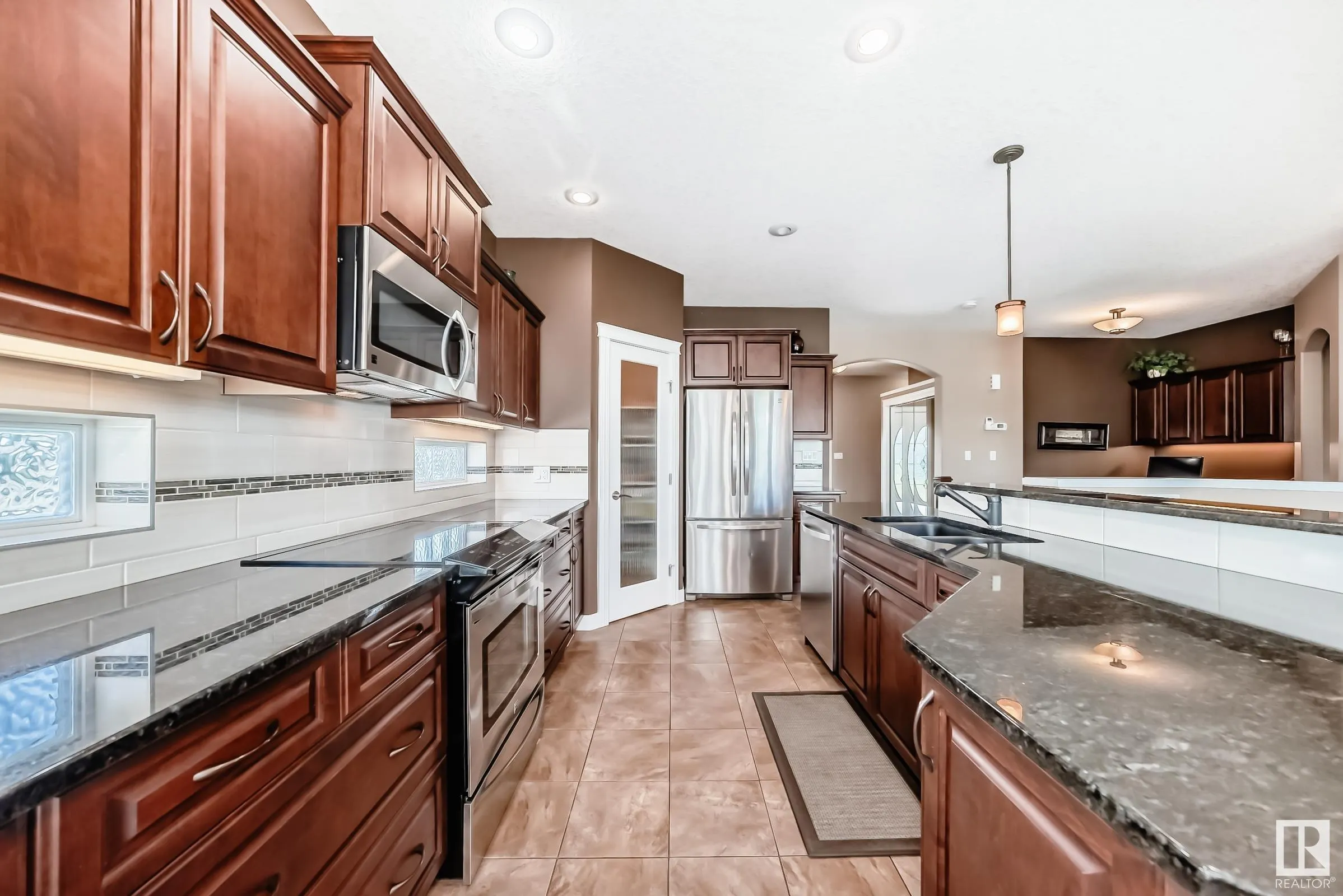 1 LINCOLN Cove