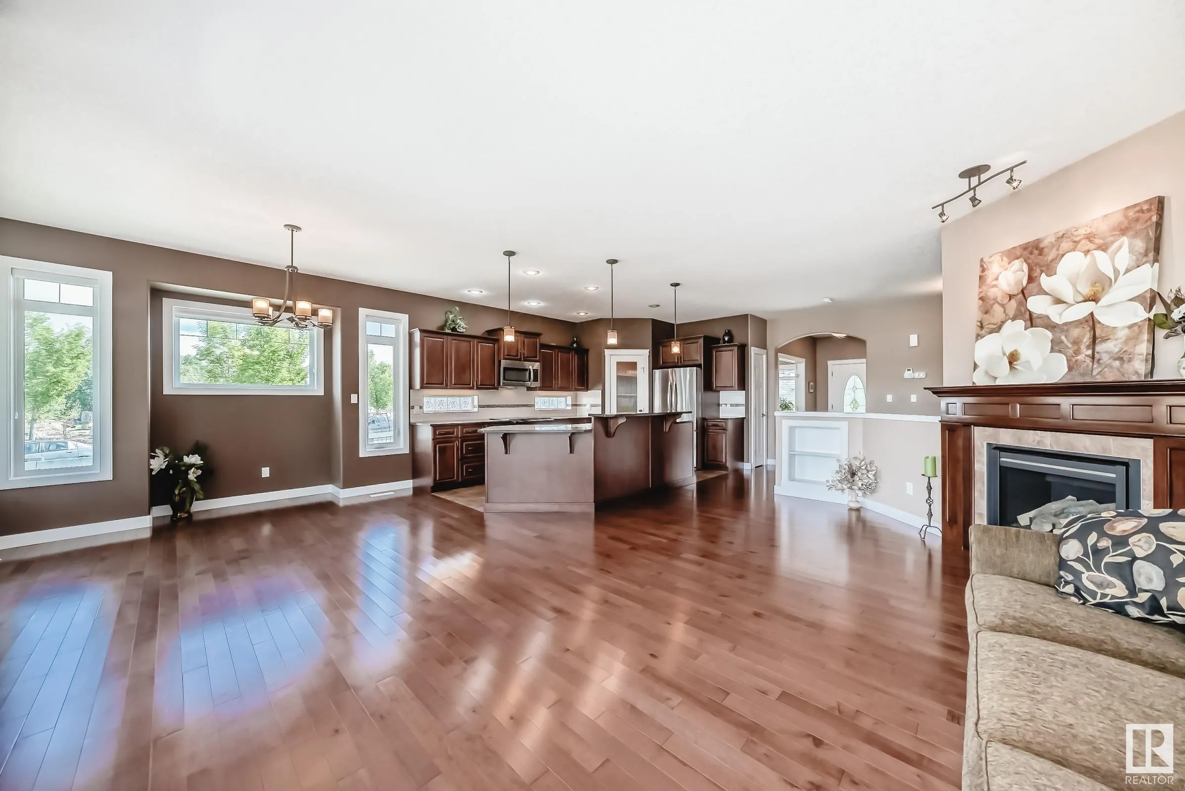 1 LINCOLN Cove