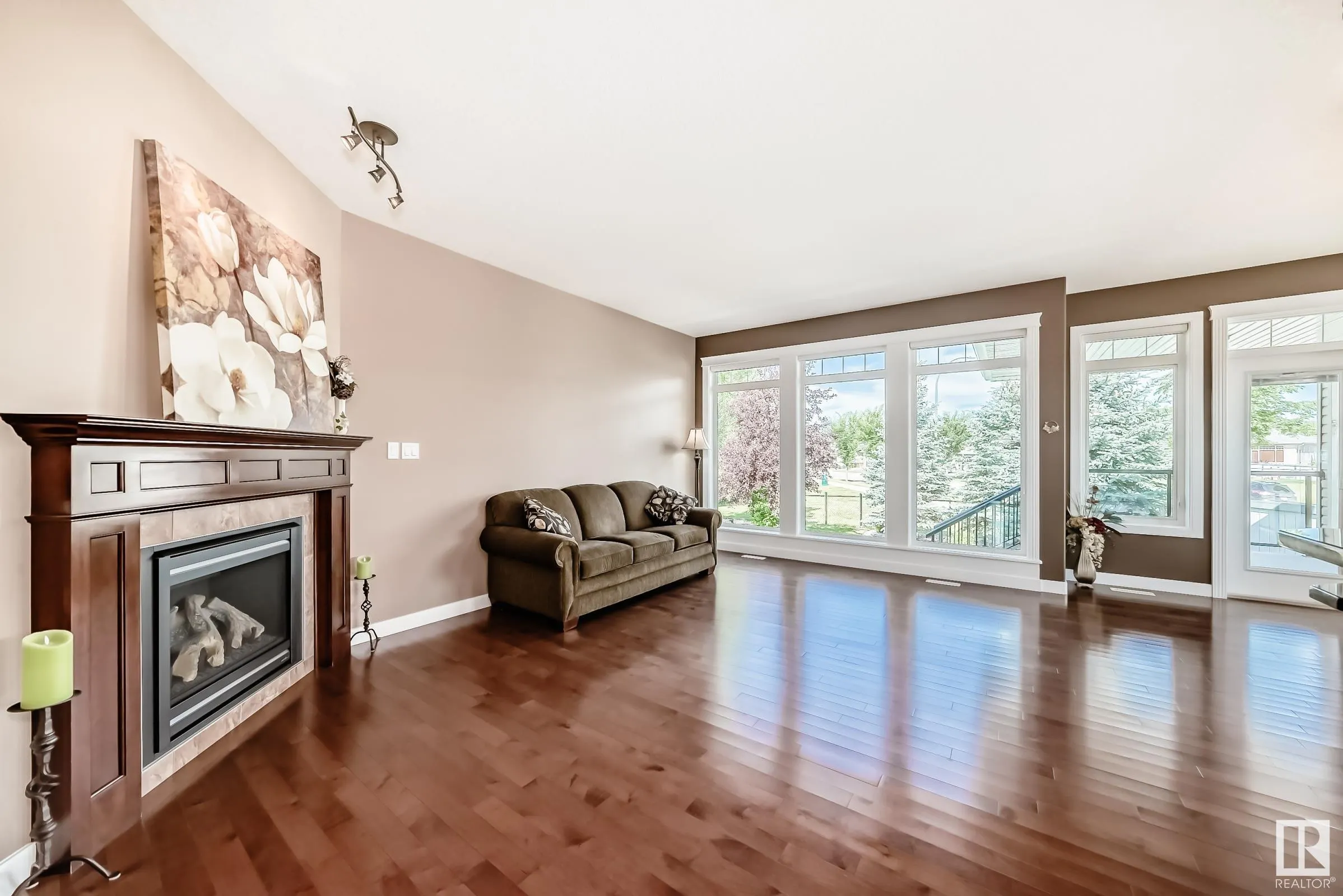 1 LINCOLN Cove