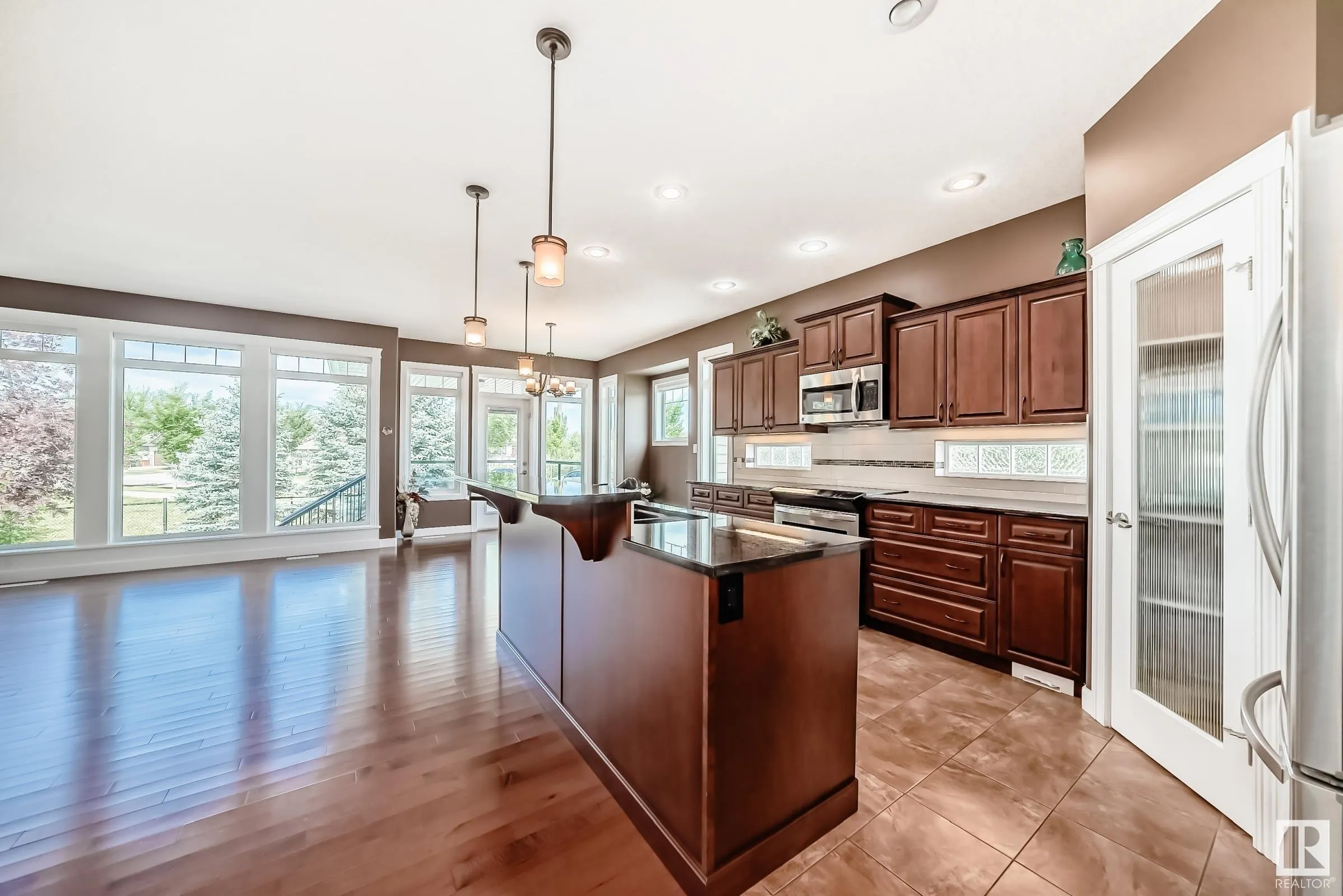 1 LINCOLN Cove