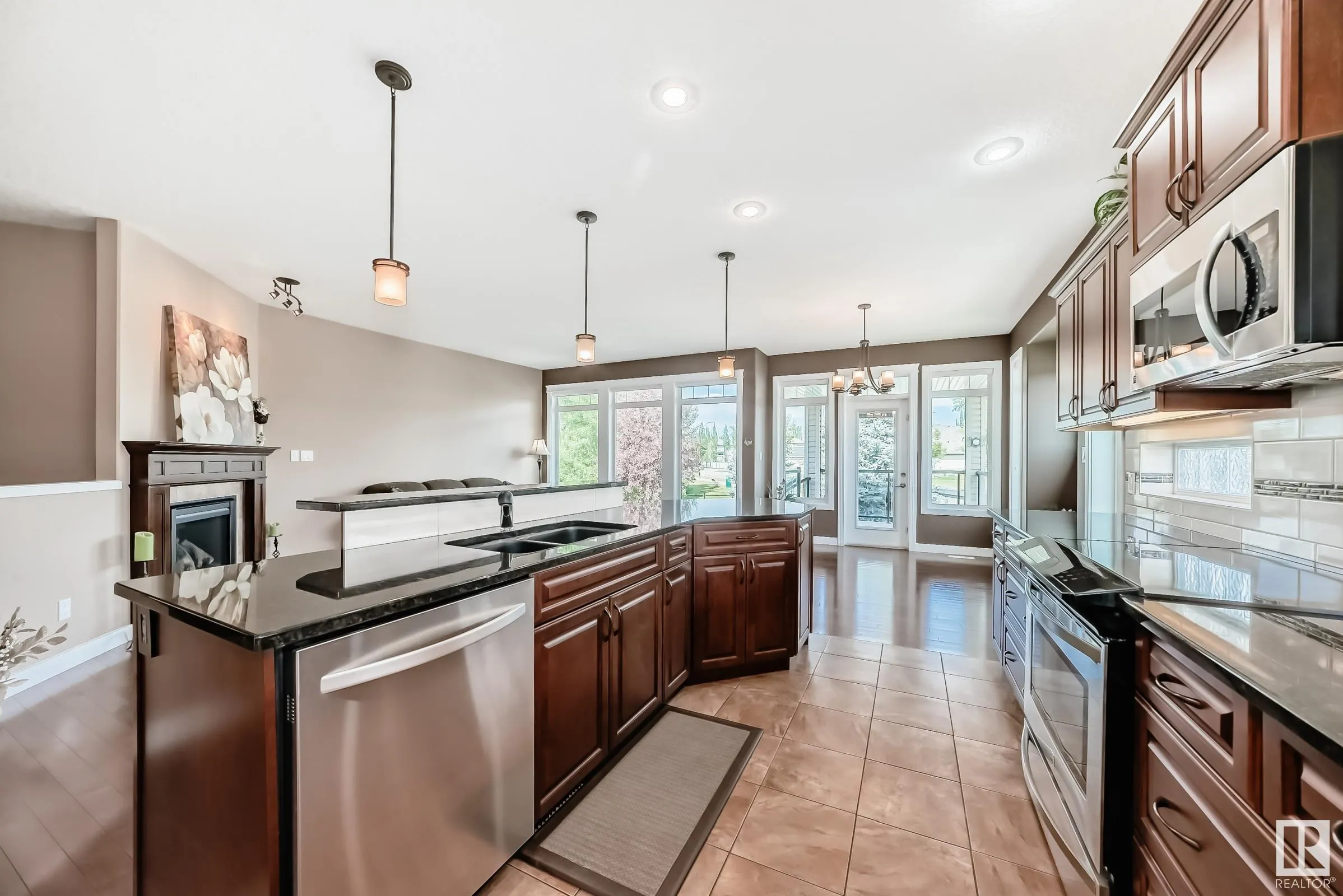 1 LINCOLN Cove