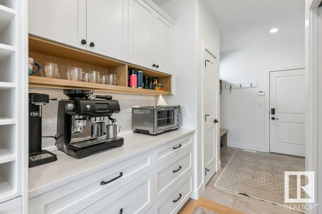 27 RYBURY Court