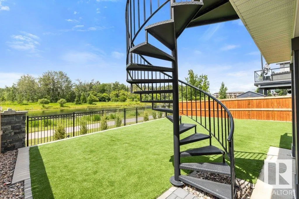 27 RYBURY Court