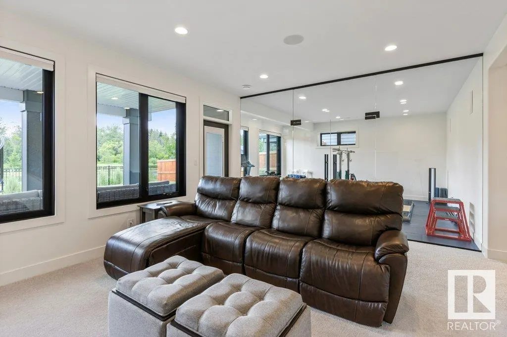 27 RYBURY Court