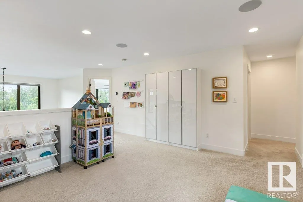 27 RYBURY Court