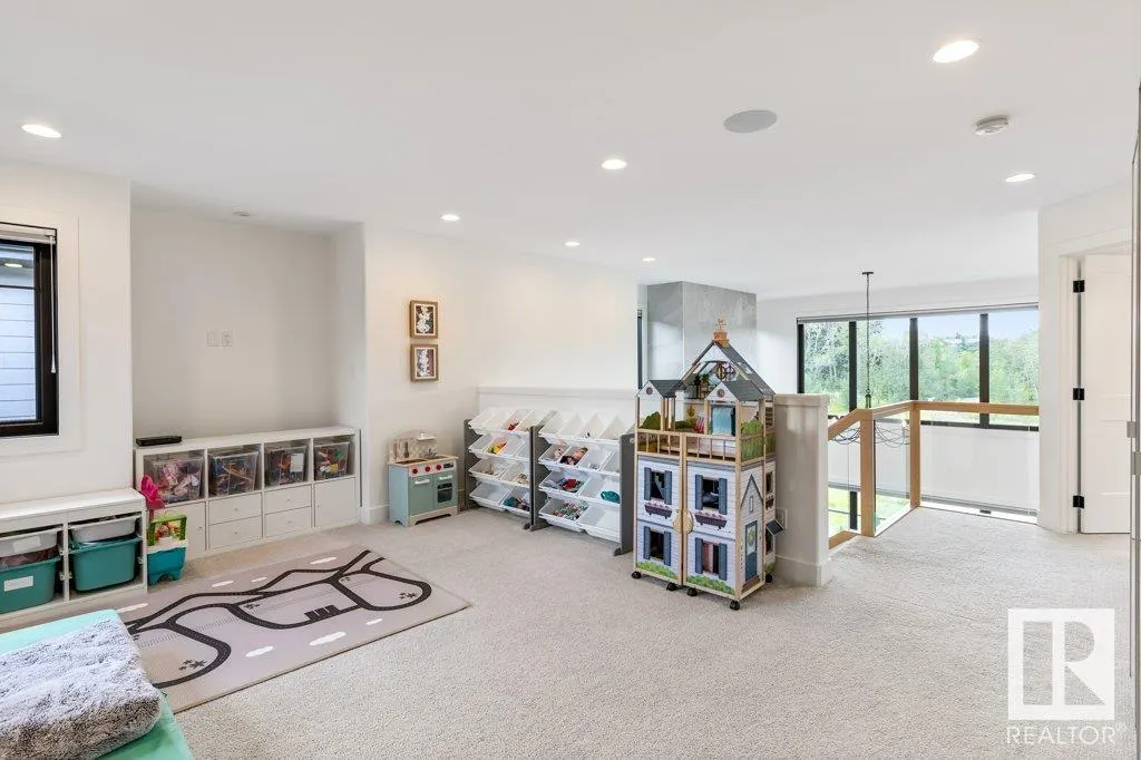 27 RYBURY Court