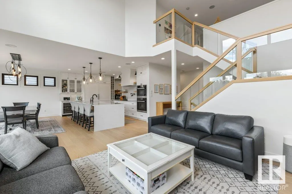 27 RYBURY Court