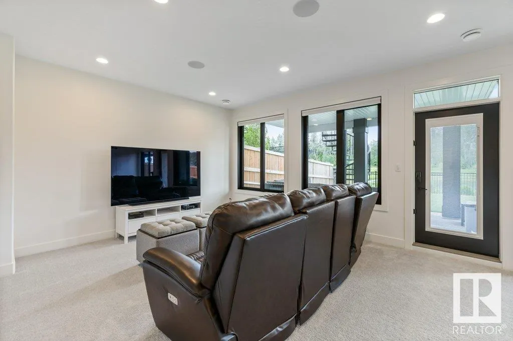 27 RYBURY Court