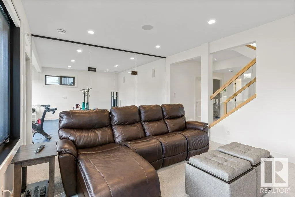 27 RYBURY Court