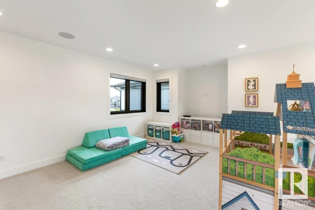 27 RYBURY Court