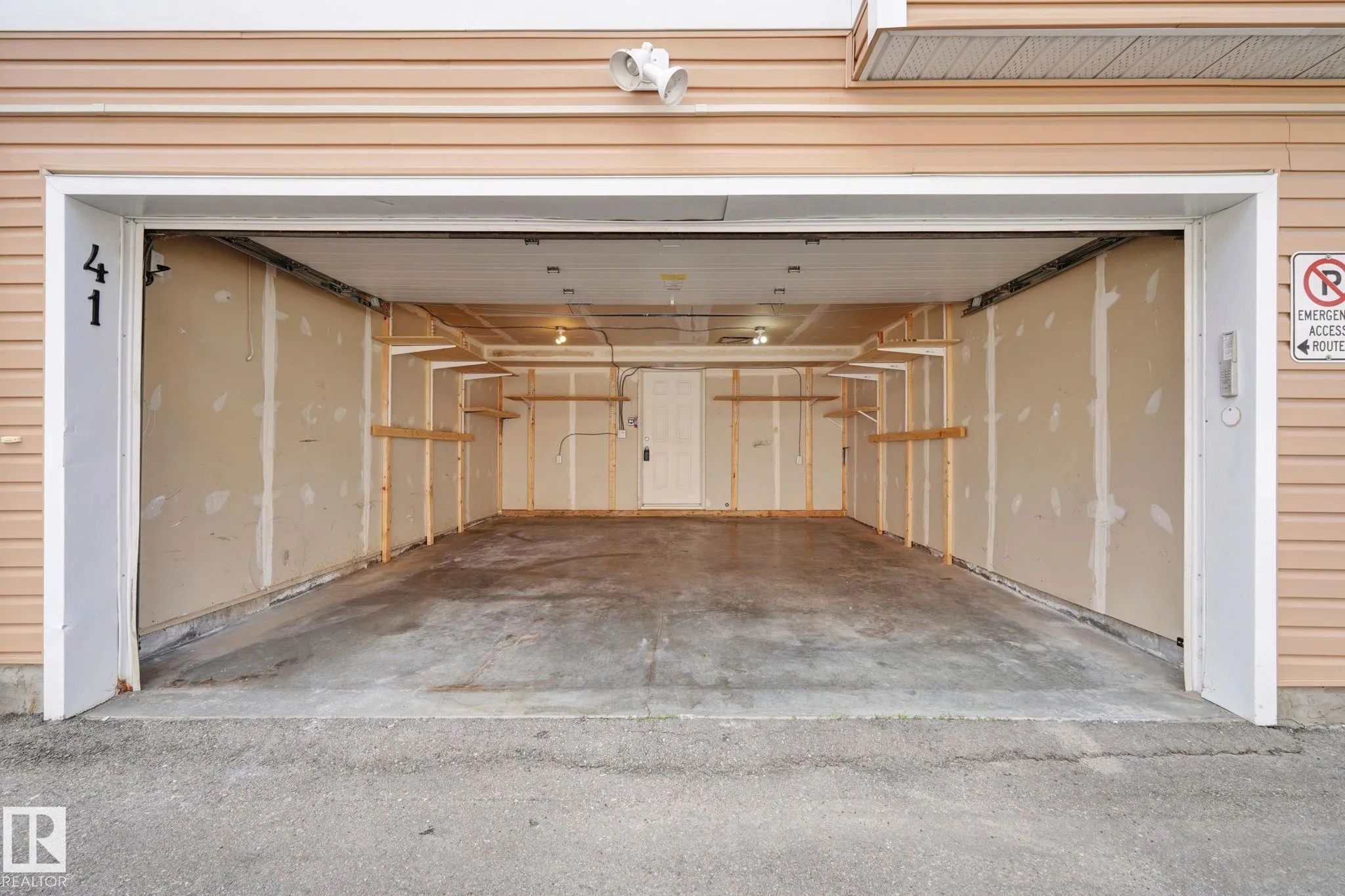 1623 Towne Centre Blvd