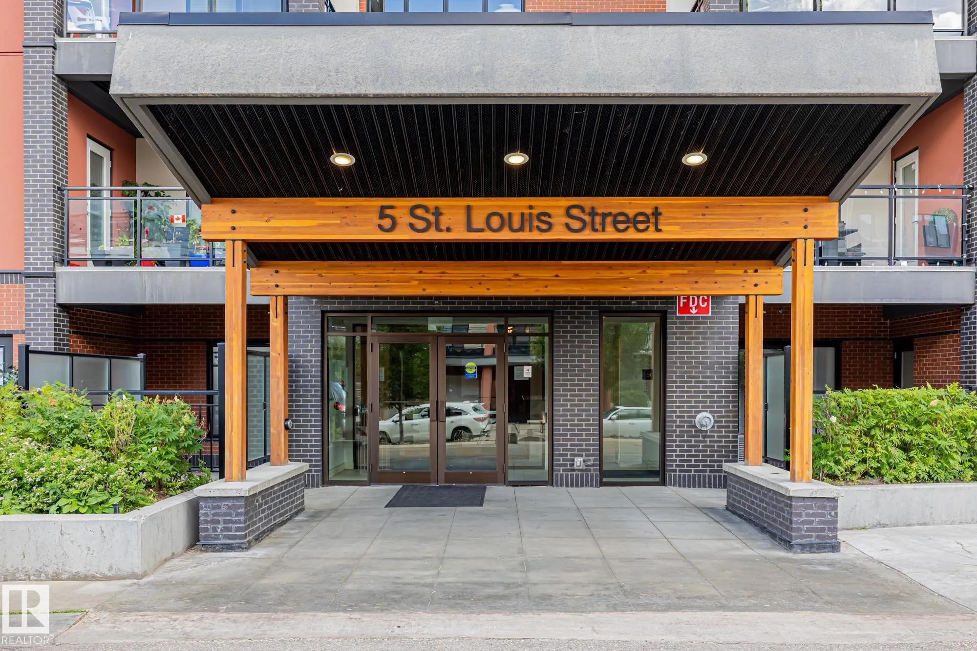 5 ST LOUIS Street