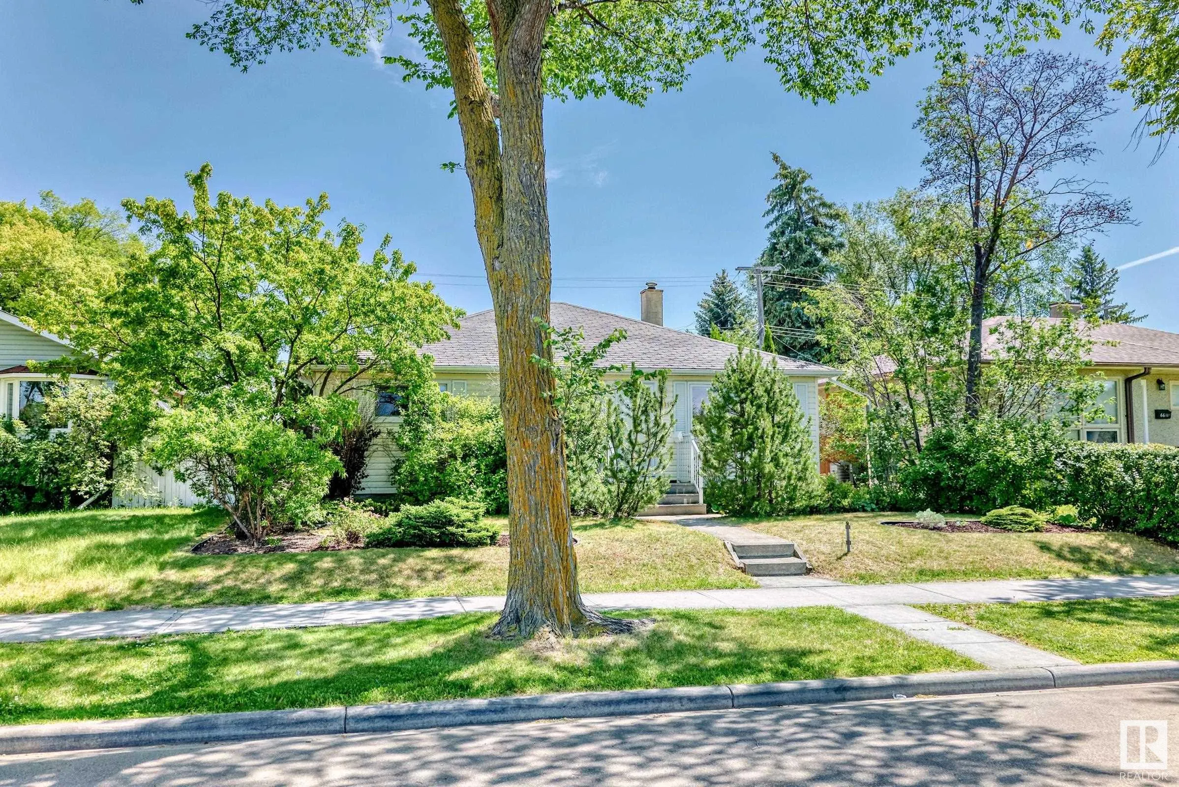 6615 88 Street