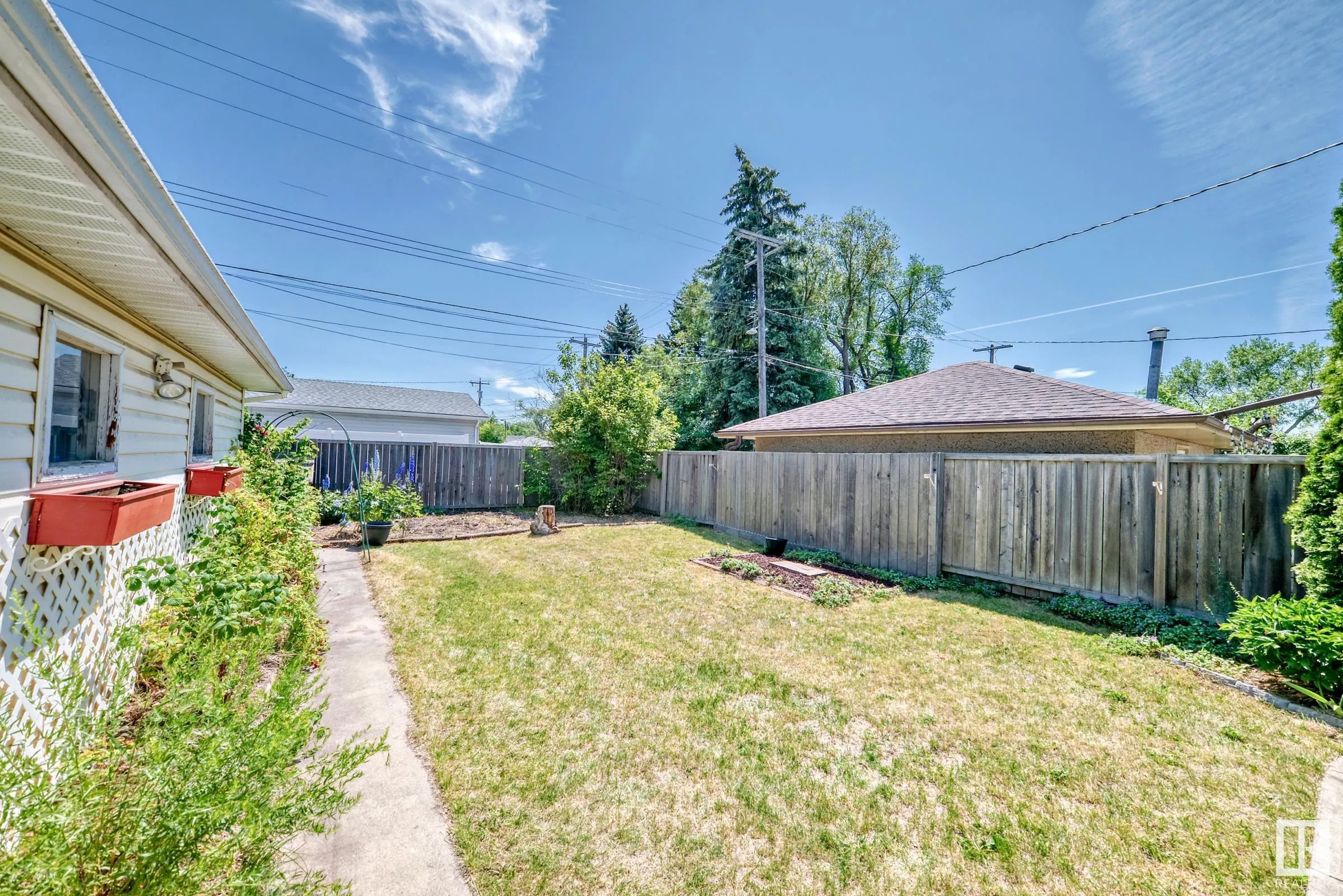 6615 88 Street