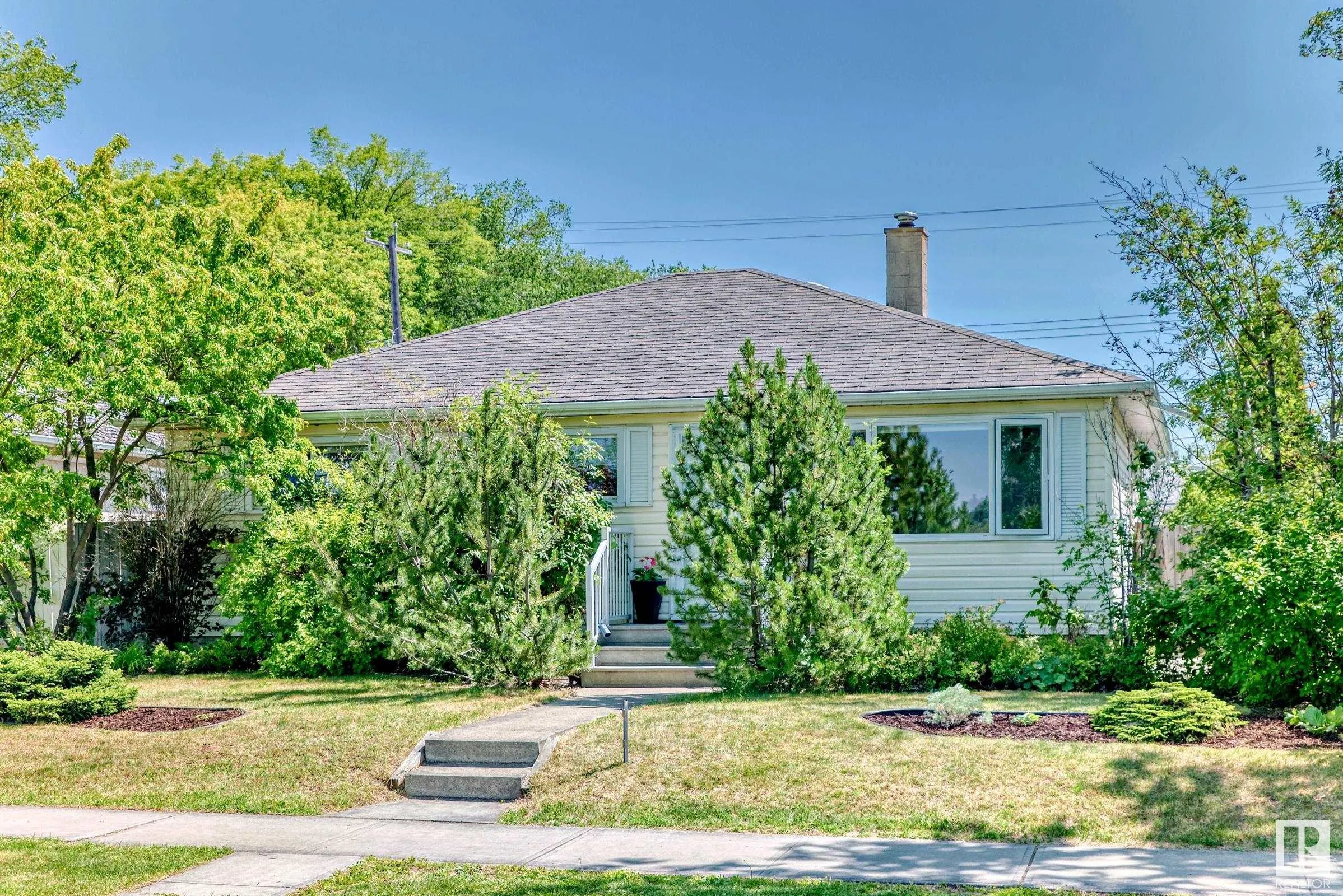 6615 88 Street
